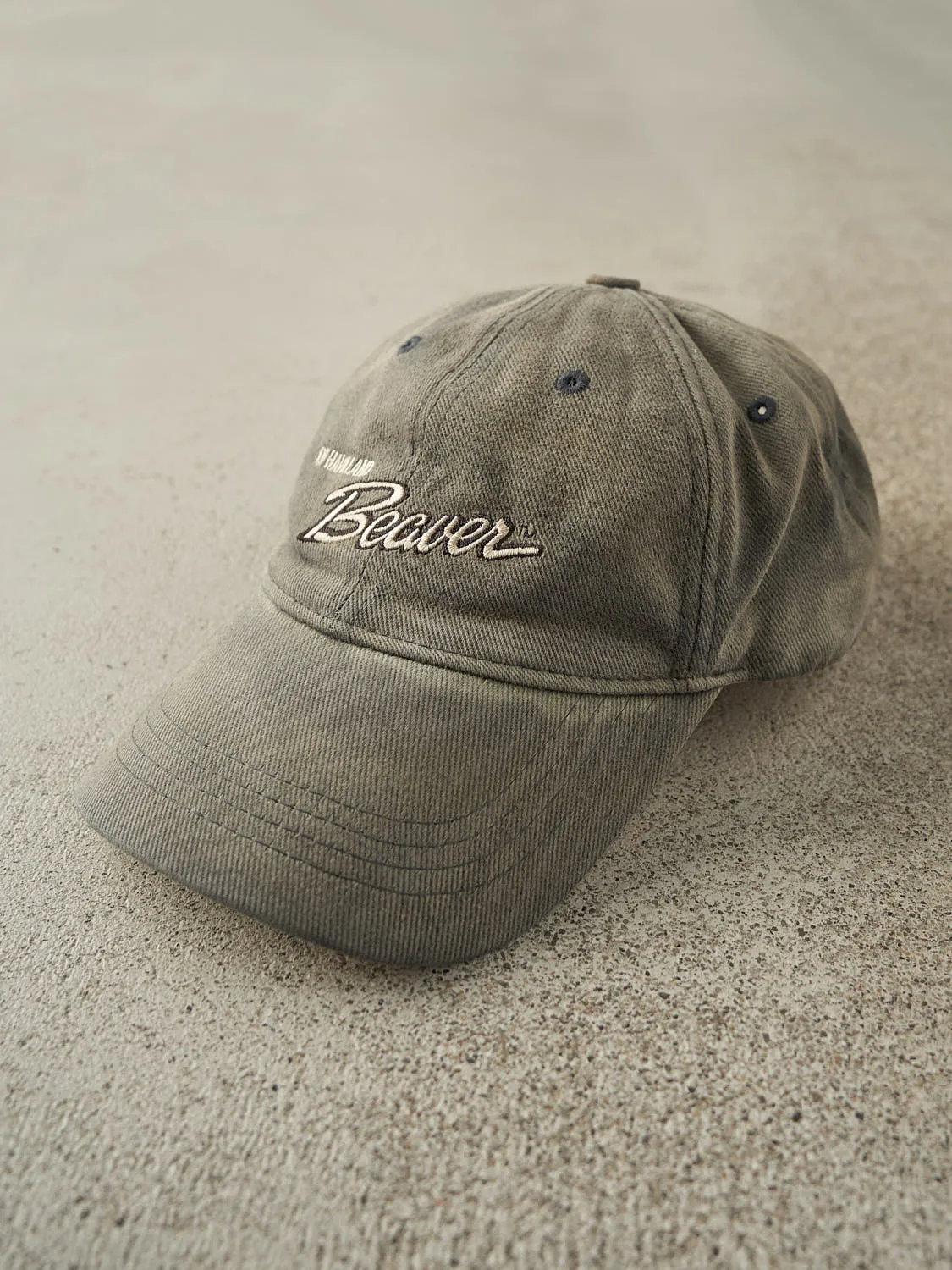 Vintage 90s Sun Faded Navy De Havilland Beaver Embroidered Velcro Hat (O/S) sold by Rebalance Vintage product image thumbnail 2