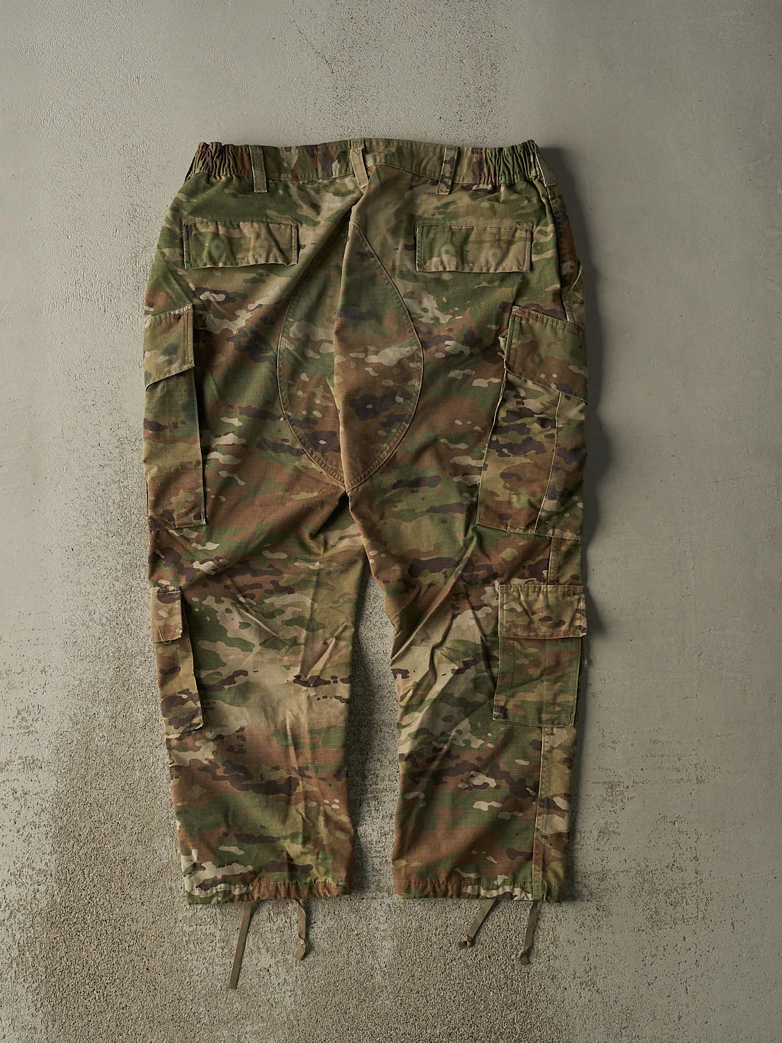 Vintage 90s Camo Military Cargo Pants (36x28) sold by Rebalance Vintage product image thumbnail 2