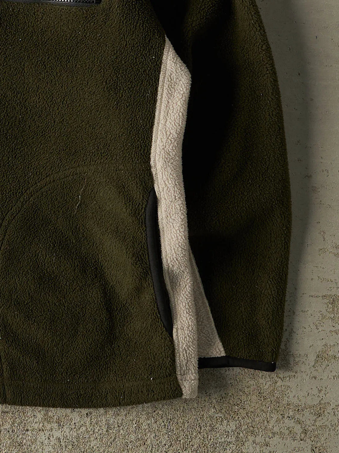Vintage 90s Green & Beige Quarter Zip Fleece (L) sold by Rebalance Vintage product image thumbnail 4