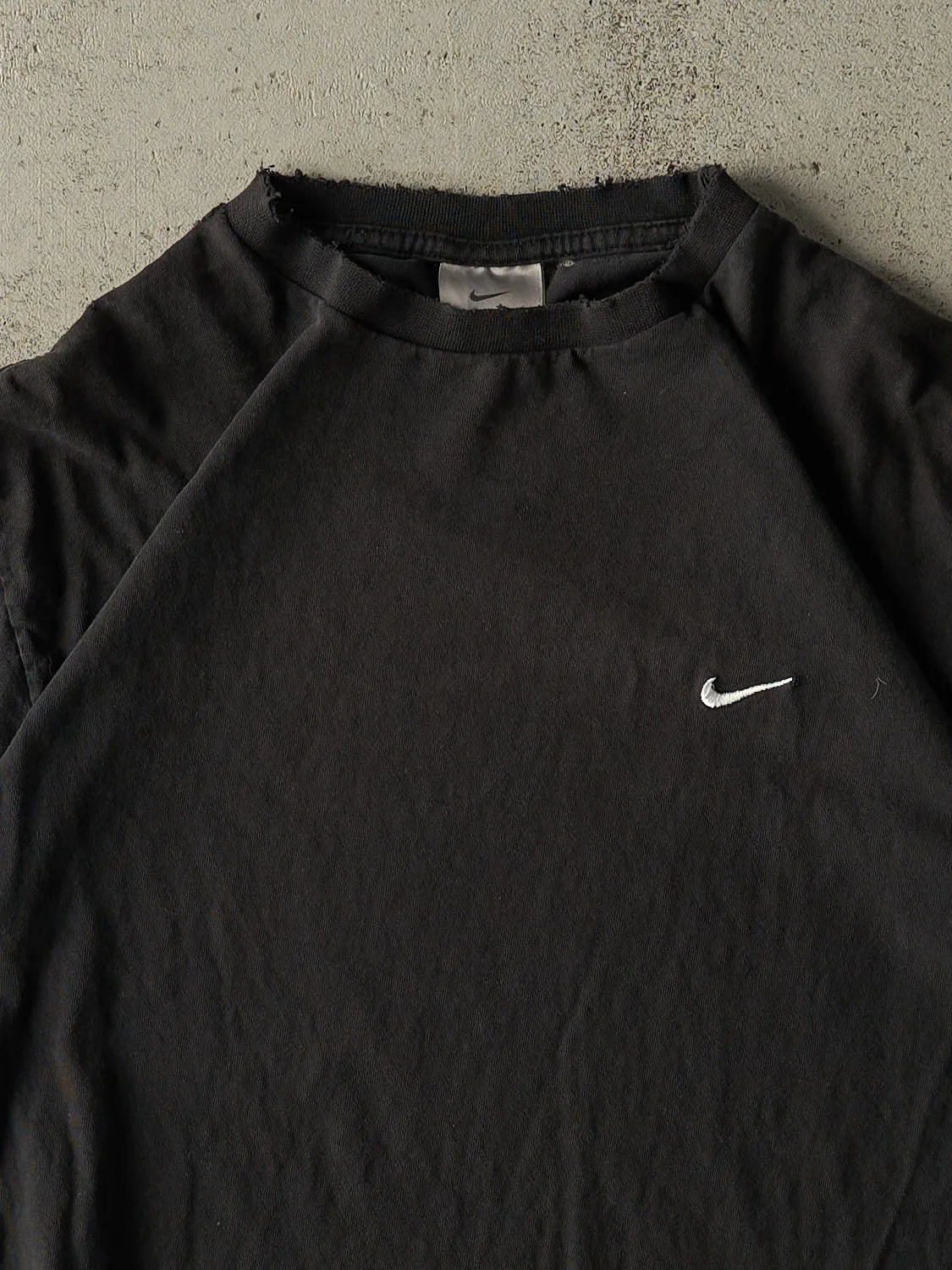 Vintage Y2K Black Nike Swoosh Tee (M/L) sold by Rebalance Vintage product image thumbnail 2