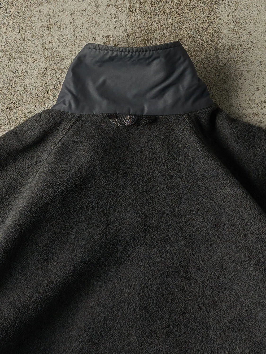 Vintage Y2K Charcoal Grey Columbia Zip Up Fleece (L/XL) sold by Rebalance Vintage product image thumbnail 4