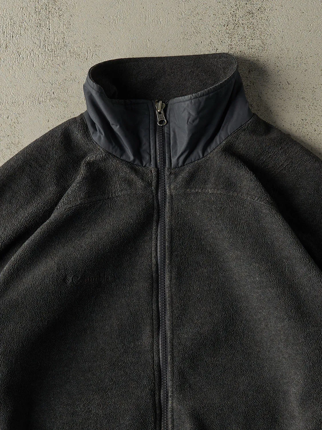 Vintage Y2K Charcoal Grey Columbia Zip Up Fleece (L/XL) sold by Rebalance Vintage product image thumbnail 2