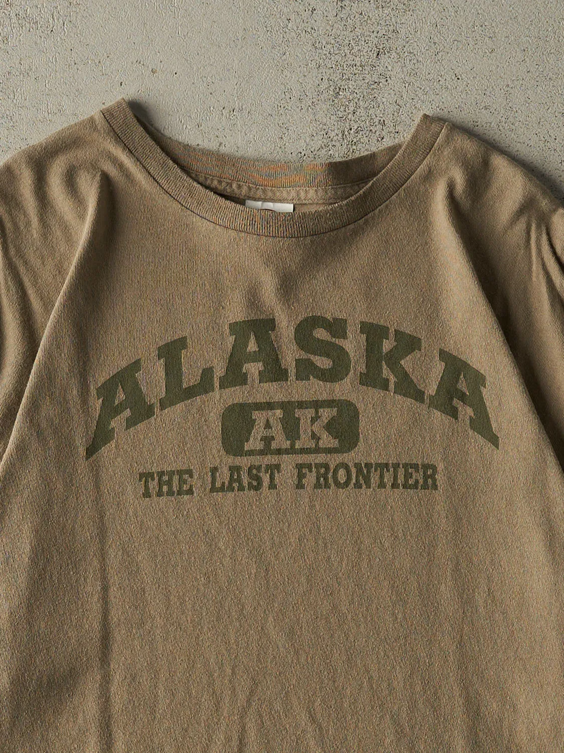 Vintage Y2K Beige Alaska Tee (XL) sold by Rebalance Vintage product image thumbnail 2