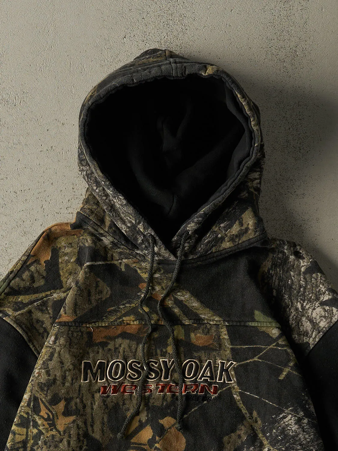 Vintage 90s Camo & Black Mossy Oak Embroidered Hoodie (M/L) sold by Rebalance Vintage product image thumbnail 2