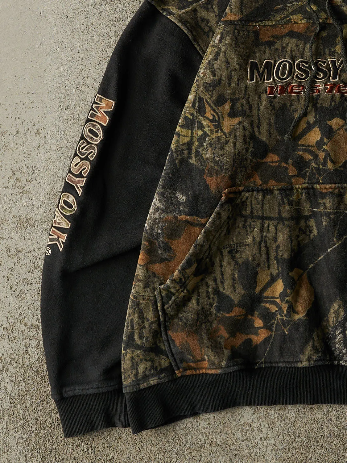 Vintage 90s Camo & Black Mossy Oak Embroidered Hoodie (M/L) sold by Rebalance Vintage product image thumbnail 3