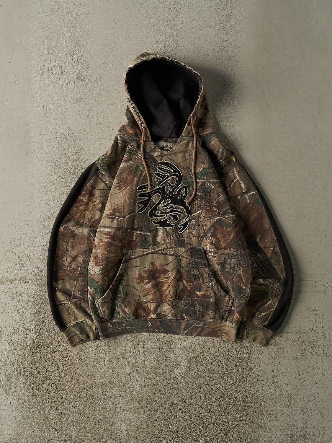 Vintage 90s Camo Realtree x Legendary Whitetails Hoodie (S) sold by Rebalance Vintage