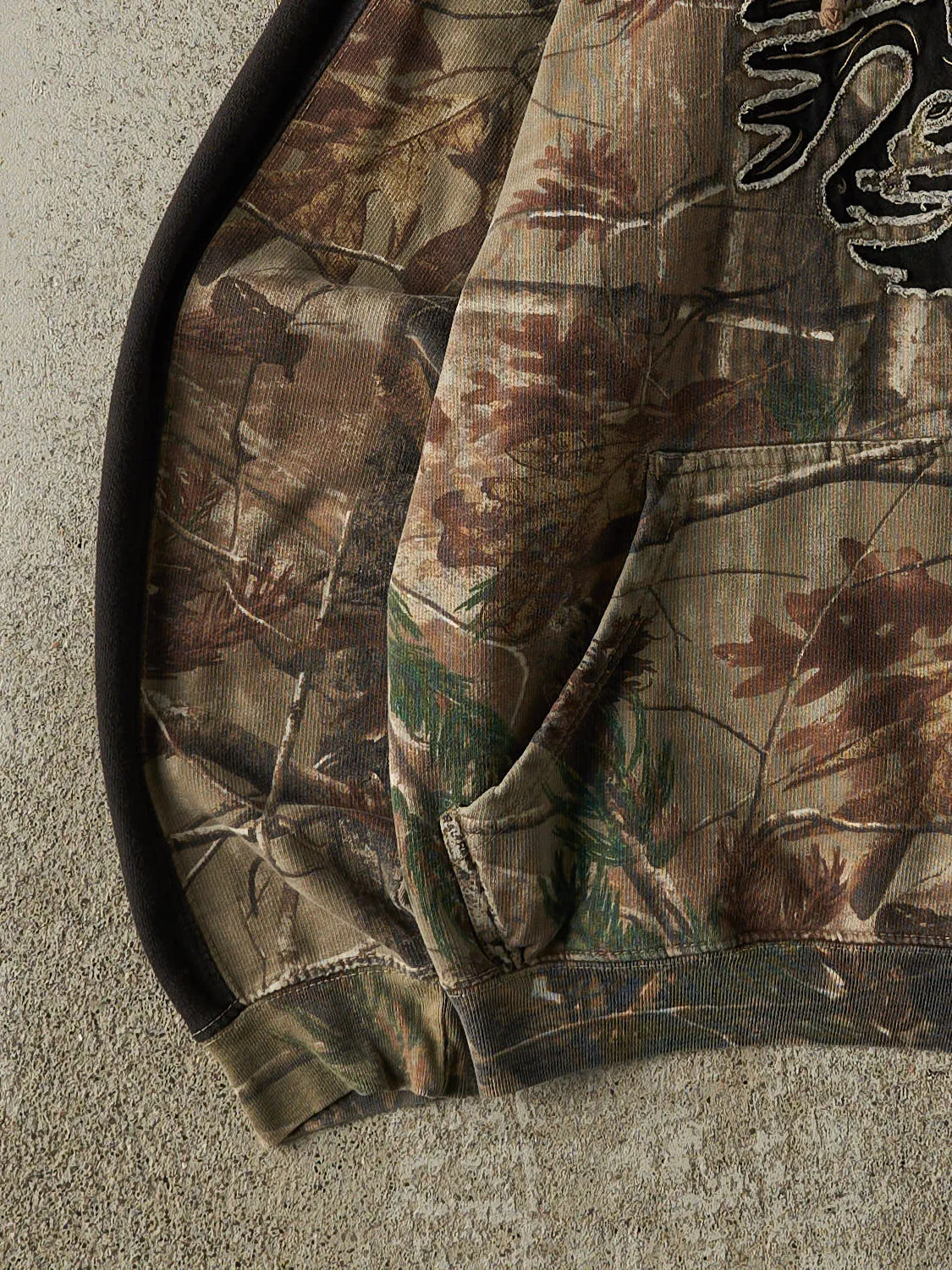 Vintage 90s Camo Realtree x Legendary Whitetails Hoodie (S) sold by Rebalance Vintage product image thumbnail 3