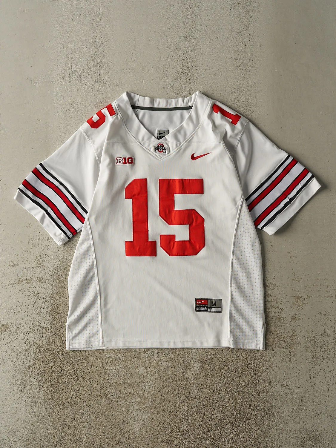 Vintage Y2K White Ohio State Buckeyes Ezekiel Elliot #15 Football Jersey (L) sold by Rebalance Vintage