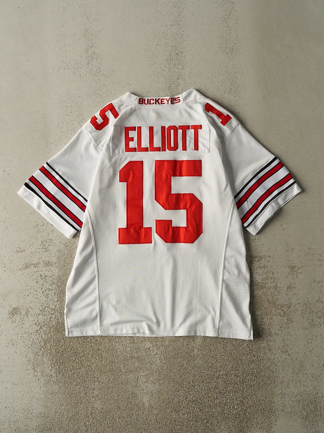 Vintage Y2K White Ohio State Buckeyes Ezekiel Elliot #15 Football Jersey (L) sold by Rebalance Vintage product image thumbnail 2