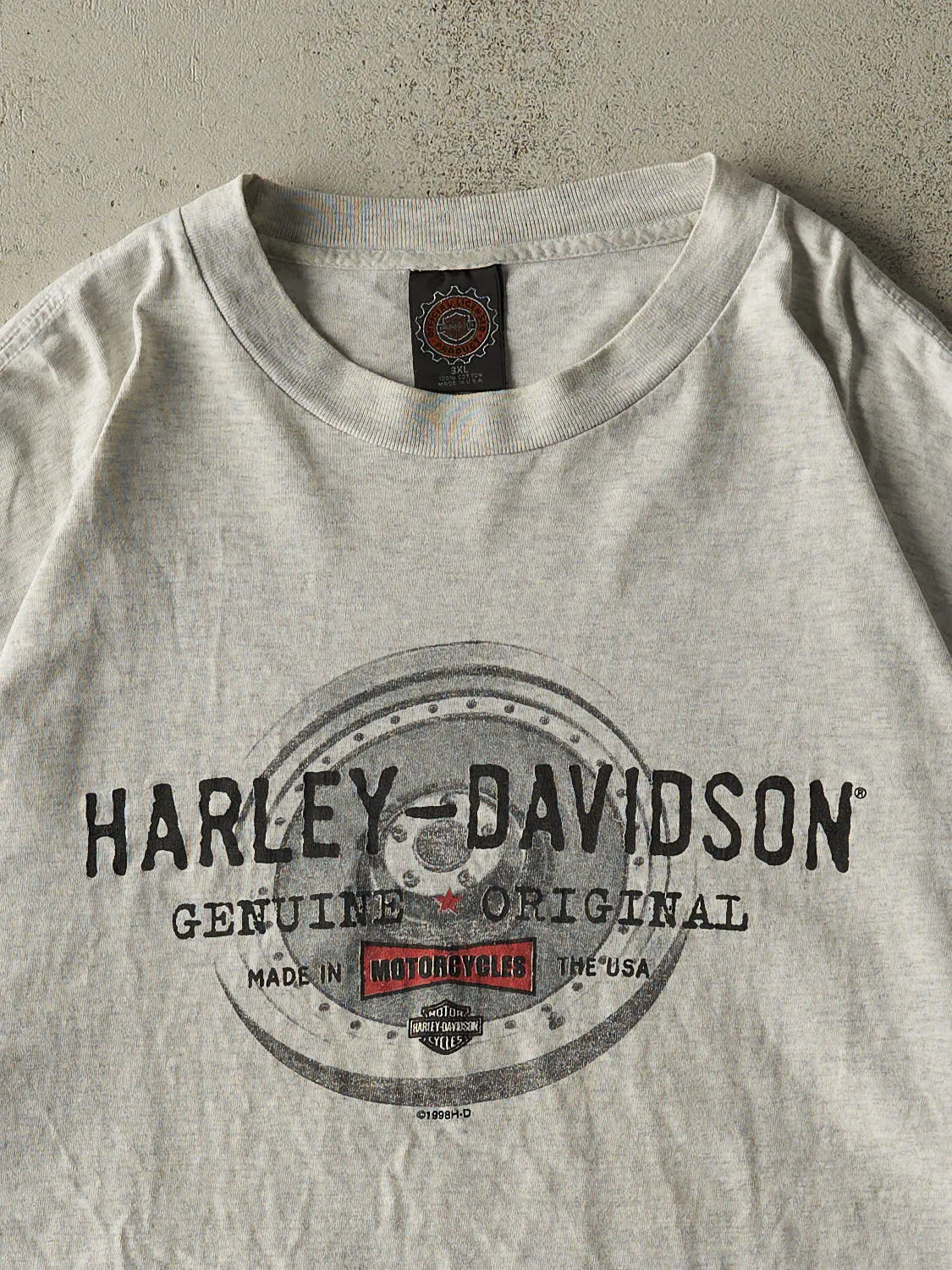Vintage 98' Heather Grey Harley Davidson Tee (XL/XXL) sold by Rebalance Vintage product image thumbnail 2