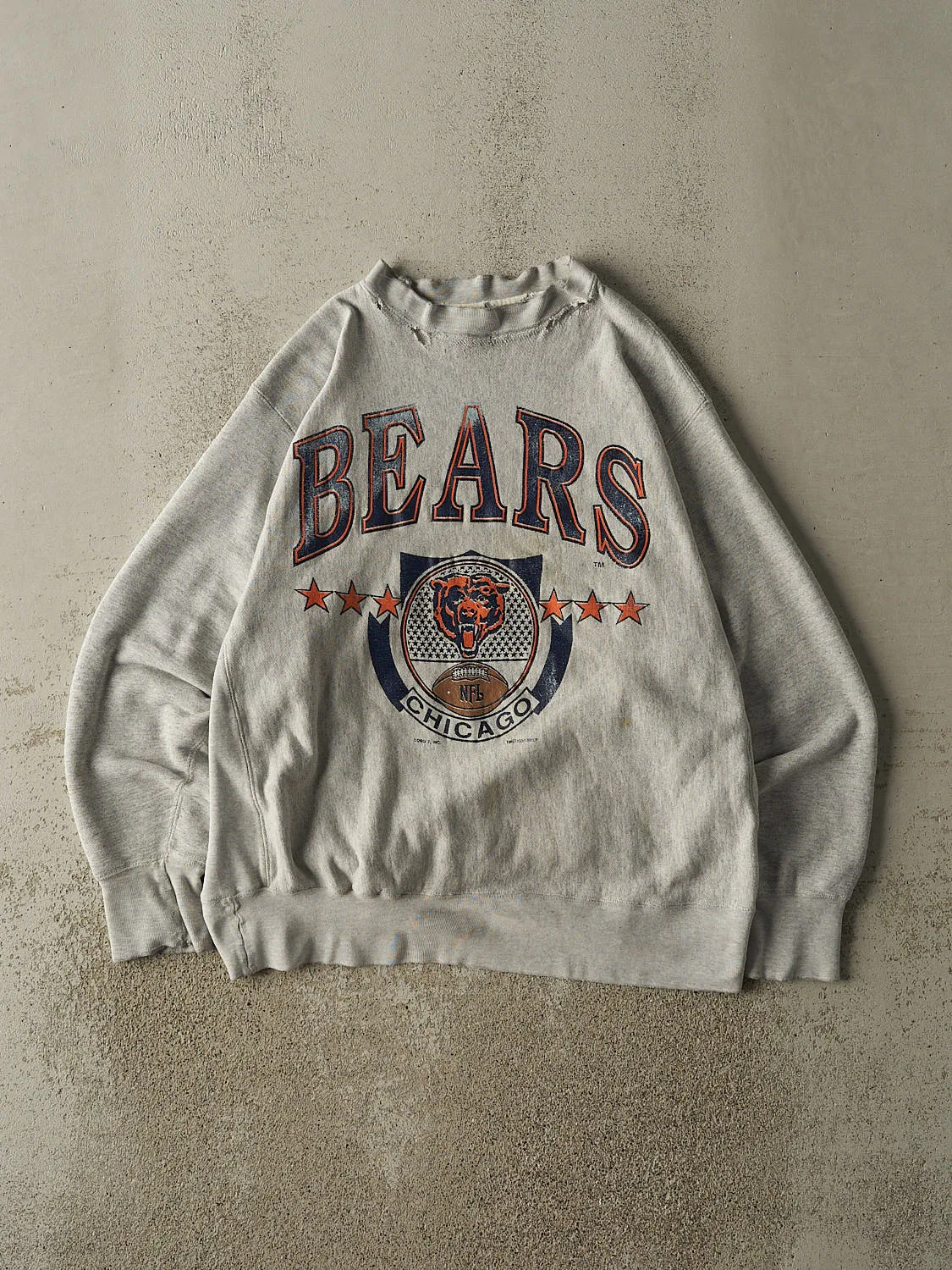 Vintage 90s Heather Grey Chicago Bears Logo 7 Crewneck (L) sold by Rebalance Vintage