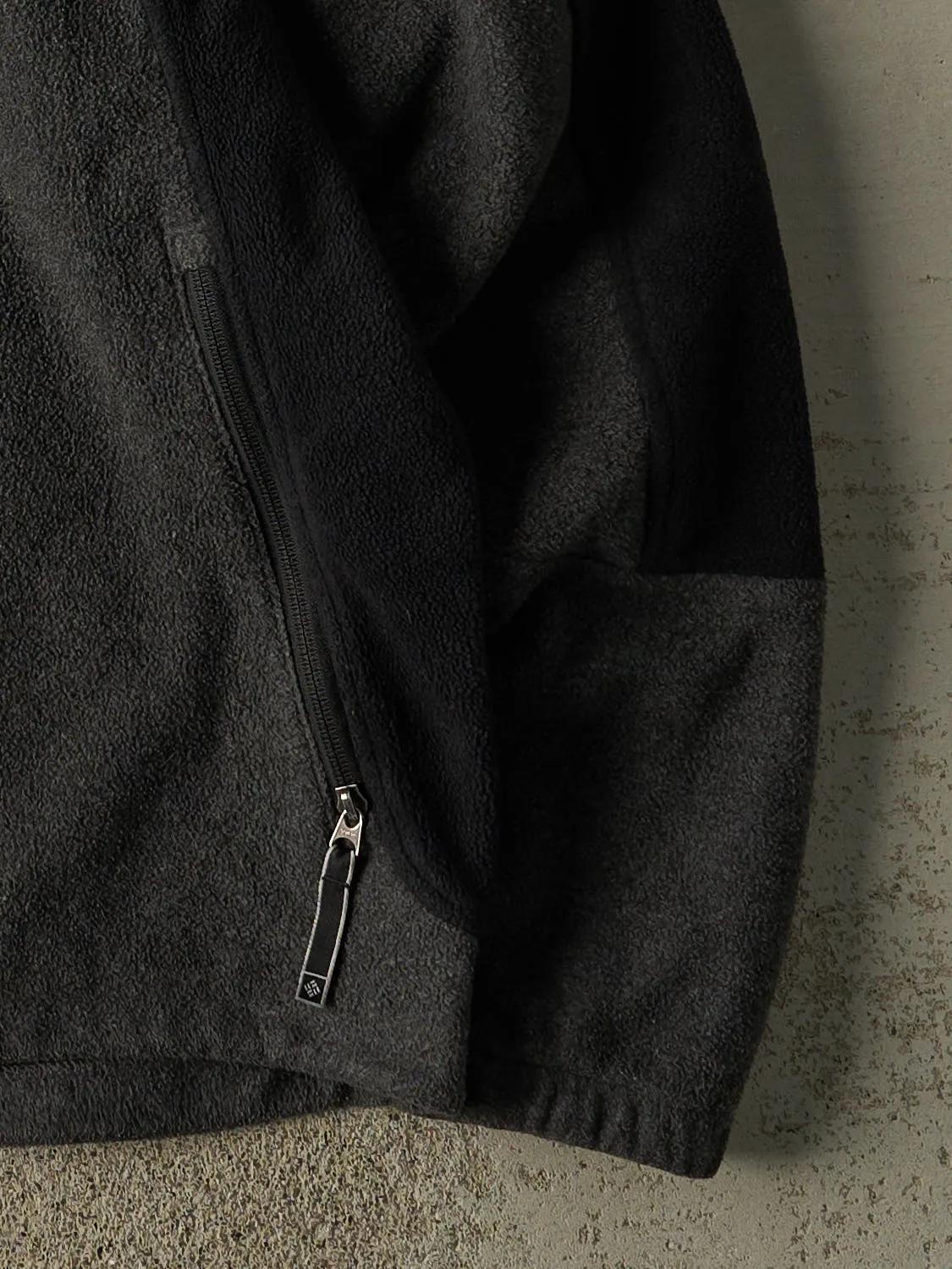 Vintage Y2K Charcoal Grey & Black Columbia Fleece (L/XL) sold by Rebalance Vintage product image thumbnail 3