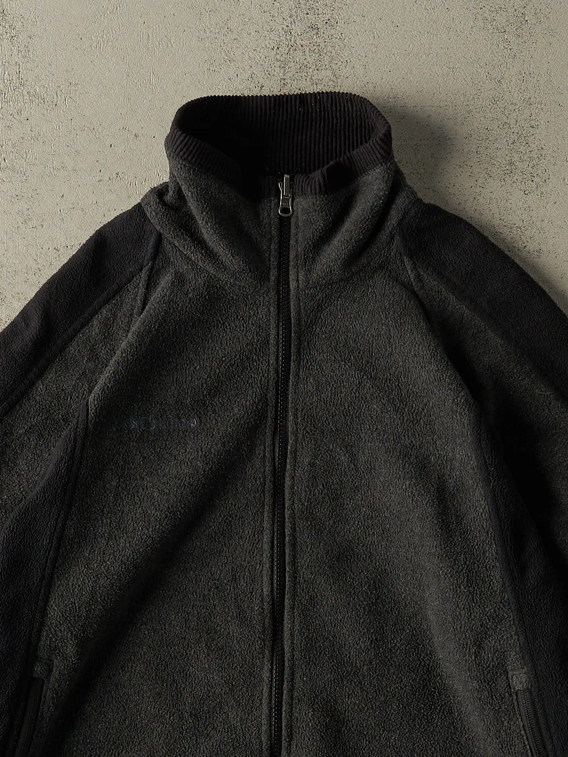 Vintage Y2K Charcoal Grey & Black Columbia Fleece (L/XL) sold by Rebalance Vintage product image thumbnail 2