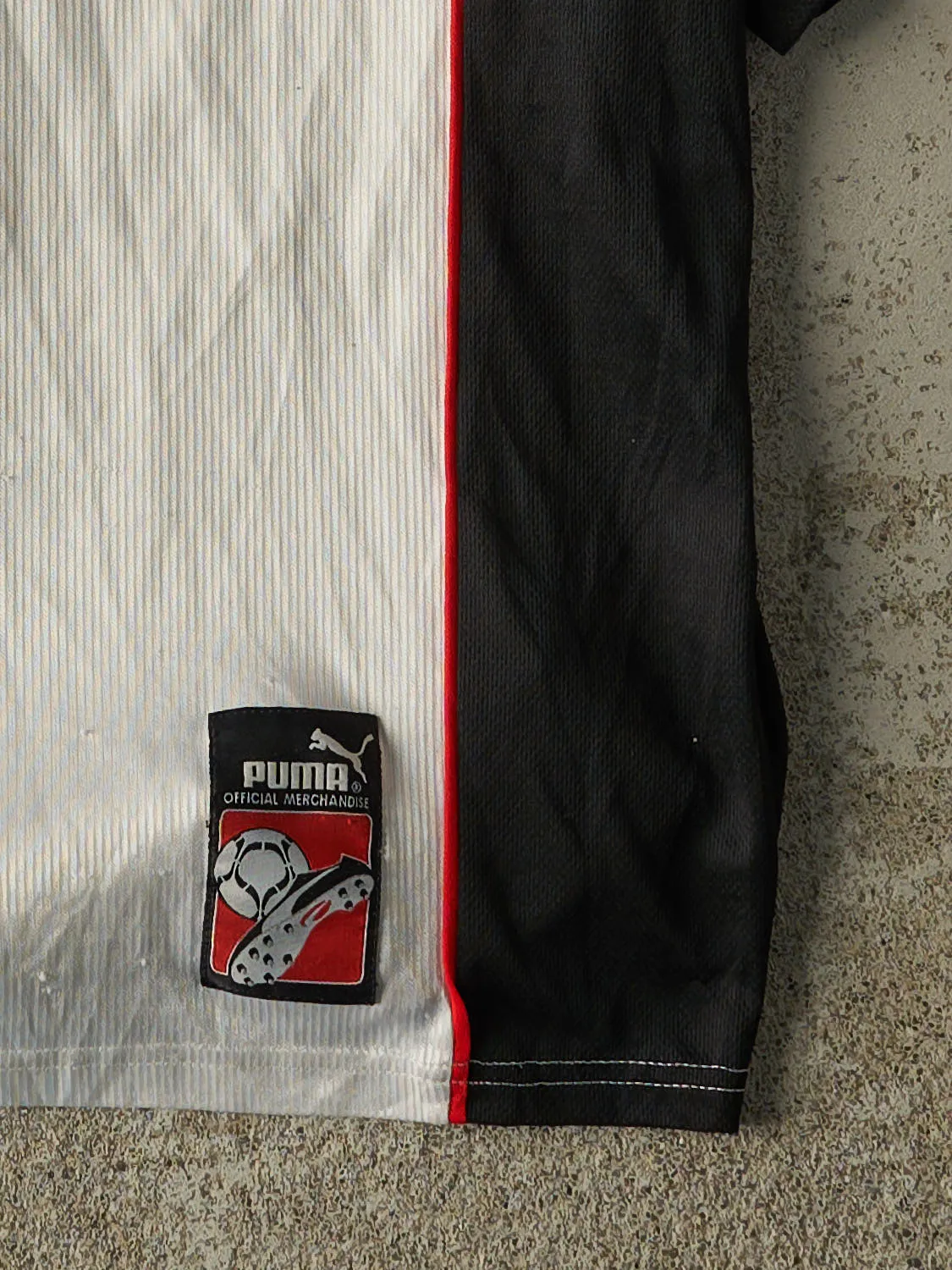 Vintage 90s White & Black Austria Puma Soccer Jersey (L) sold by Rebalance Vintage product image thumbnail 4