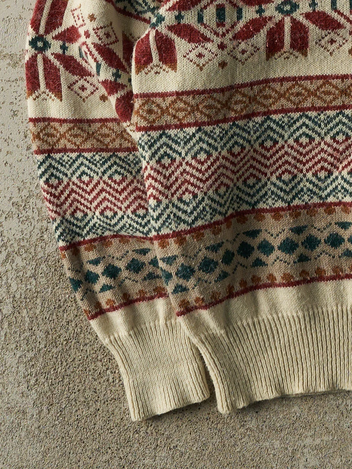 Vintage 90s Beige Snowflake Patterned Knit Pullover (L) sold by Rebalance Vintage product image thumbnail 4