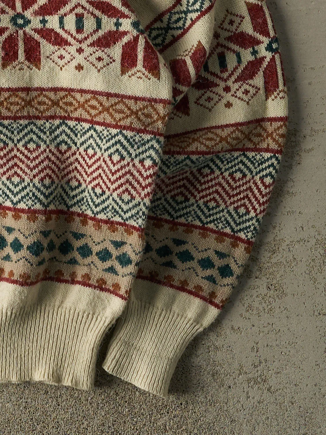 Vintage 90s Beige Snowflake Patterned Knit Pullover (L) sold by Rebalance Vintage product image thumbnail 5