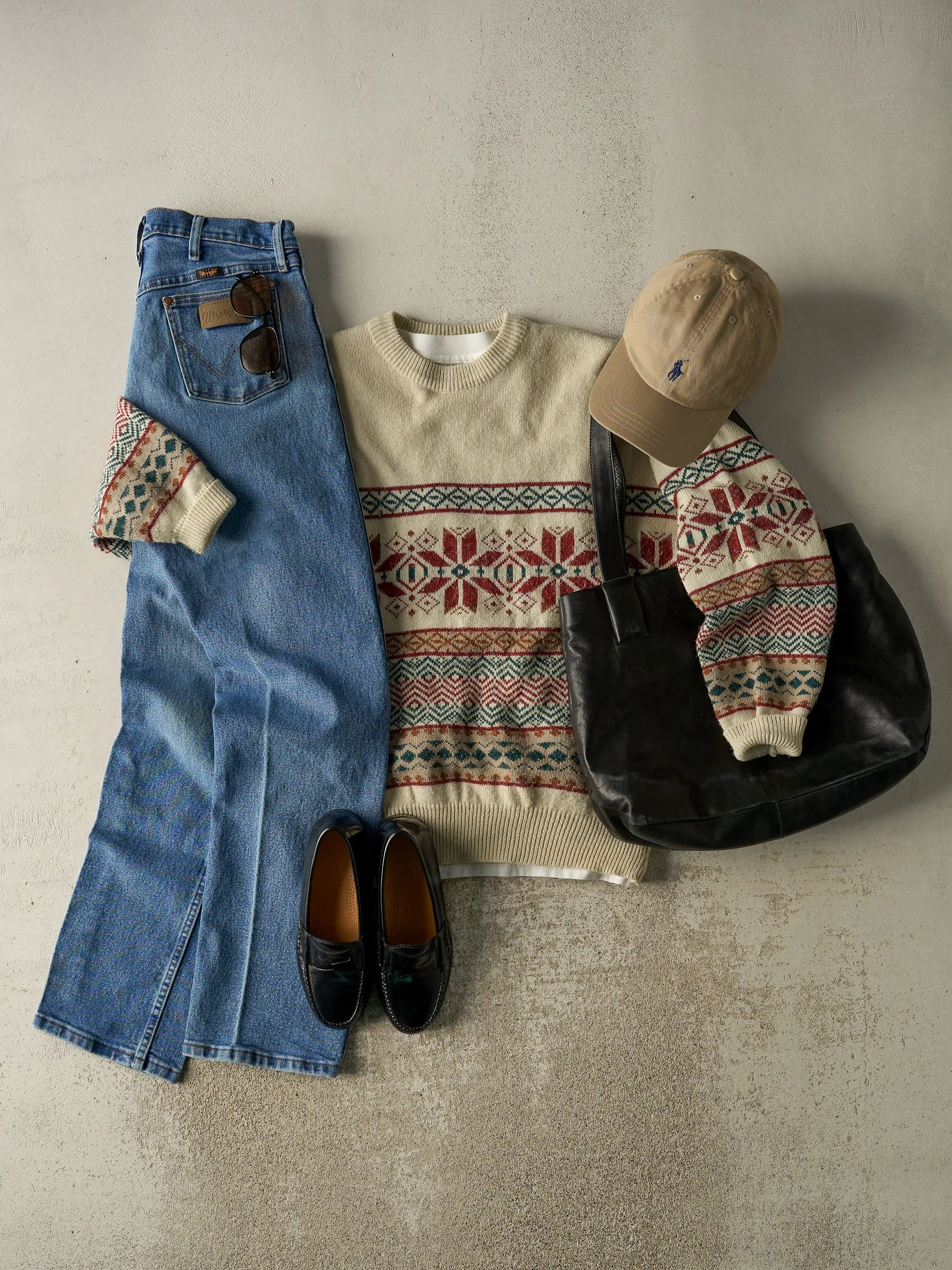 Vintage 90s Beige Snowflake Patterned Knit Pullover (L) sold by Rebalance Vintage product image thumbnail 2