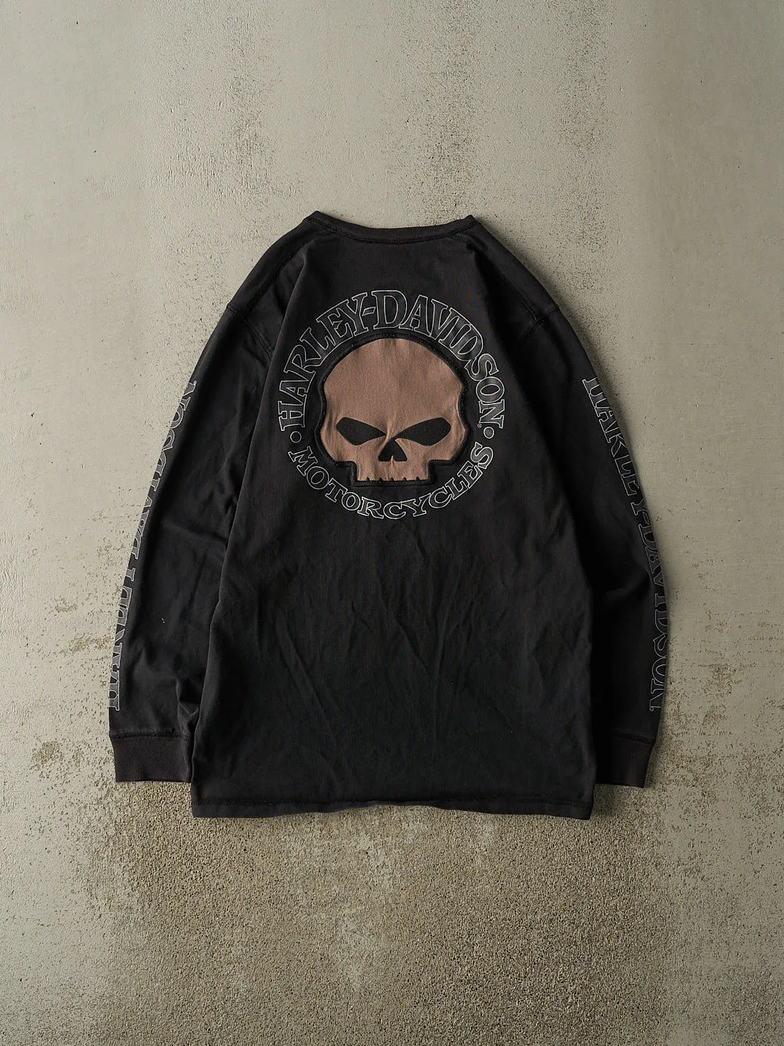 Vintage Y2K Faded Black Harley Davidson Embroidered Long Sleeve (L/XL) sold by Rebalance Vintage product image thumbnail 2
