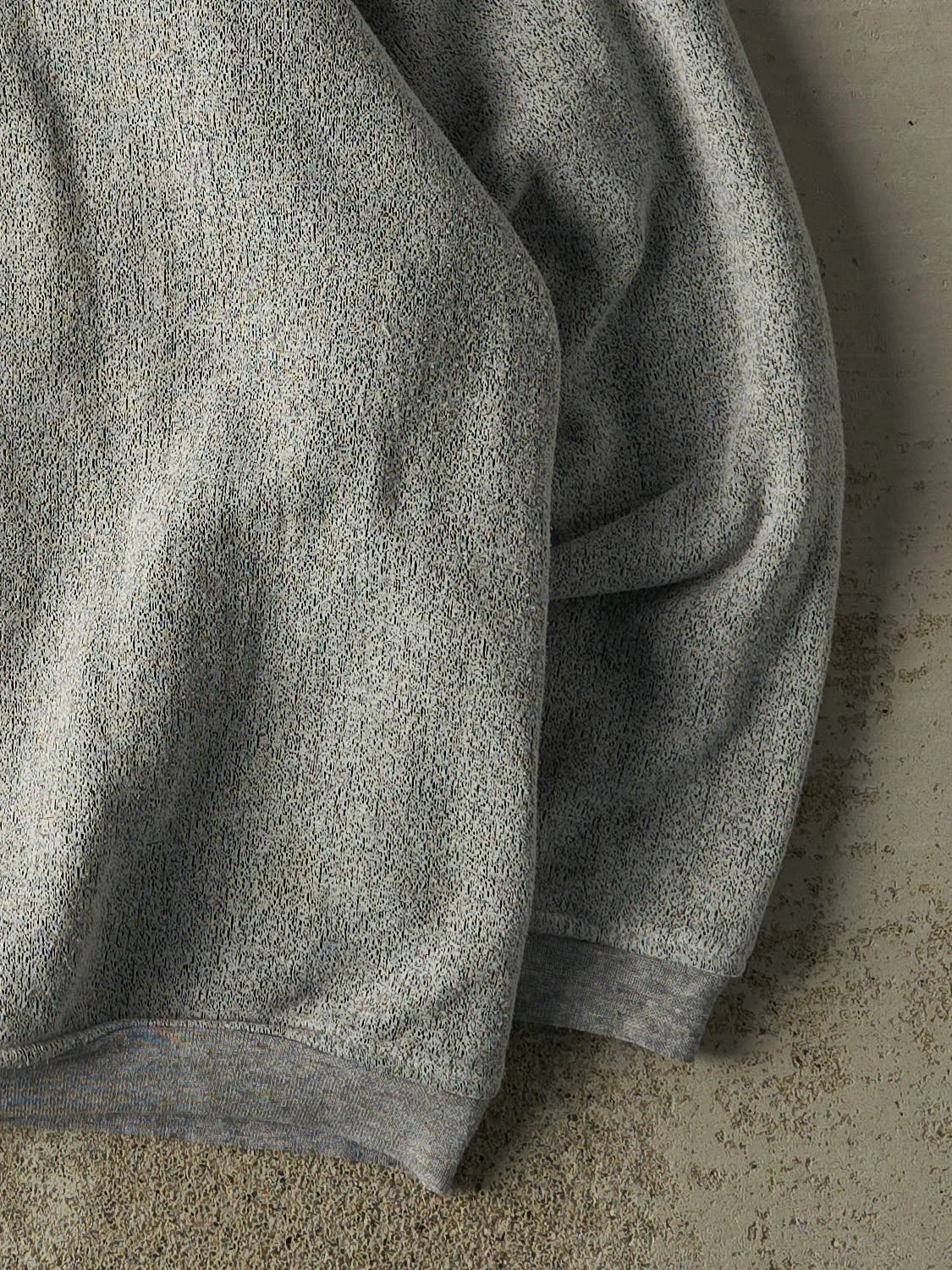 Vintage 90s Grey Hard Rock Cafe Niagara Falls Embroidered Crewneck (XL) sold by Rebalance Vintage product image thumbnail 4