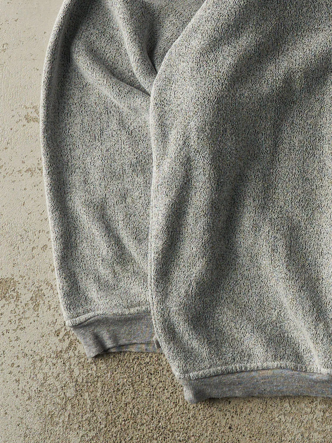 Vintage 90s Grey Hard Rock Cafe Niagara Falls Embroidered Crewneck (XL) sold by Rebalance Vintage product image thumbnail 3