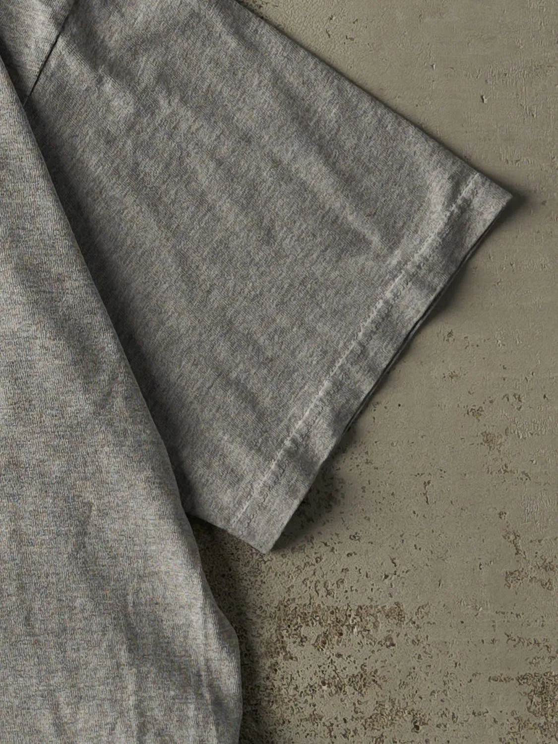 Vintage 90s Grey New York Giants Football Tee (M/L) sold by Rebalance Vintage product image thumbnail 4