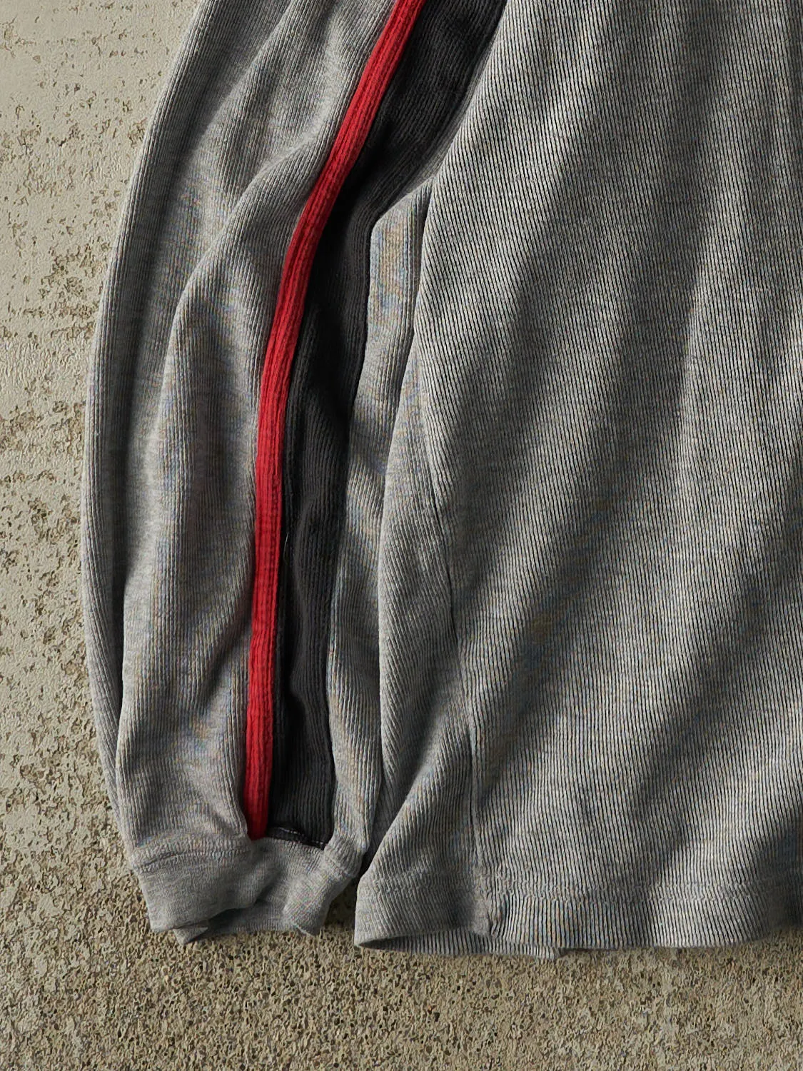 Vintage Y2K Grey University of Wisconsin Embroidered Long Sleeve (L) sold by Rebalance Vintage product image thumbnail 3