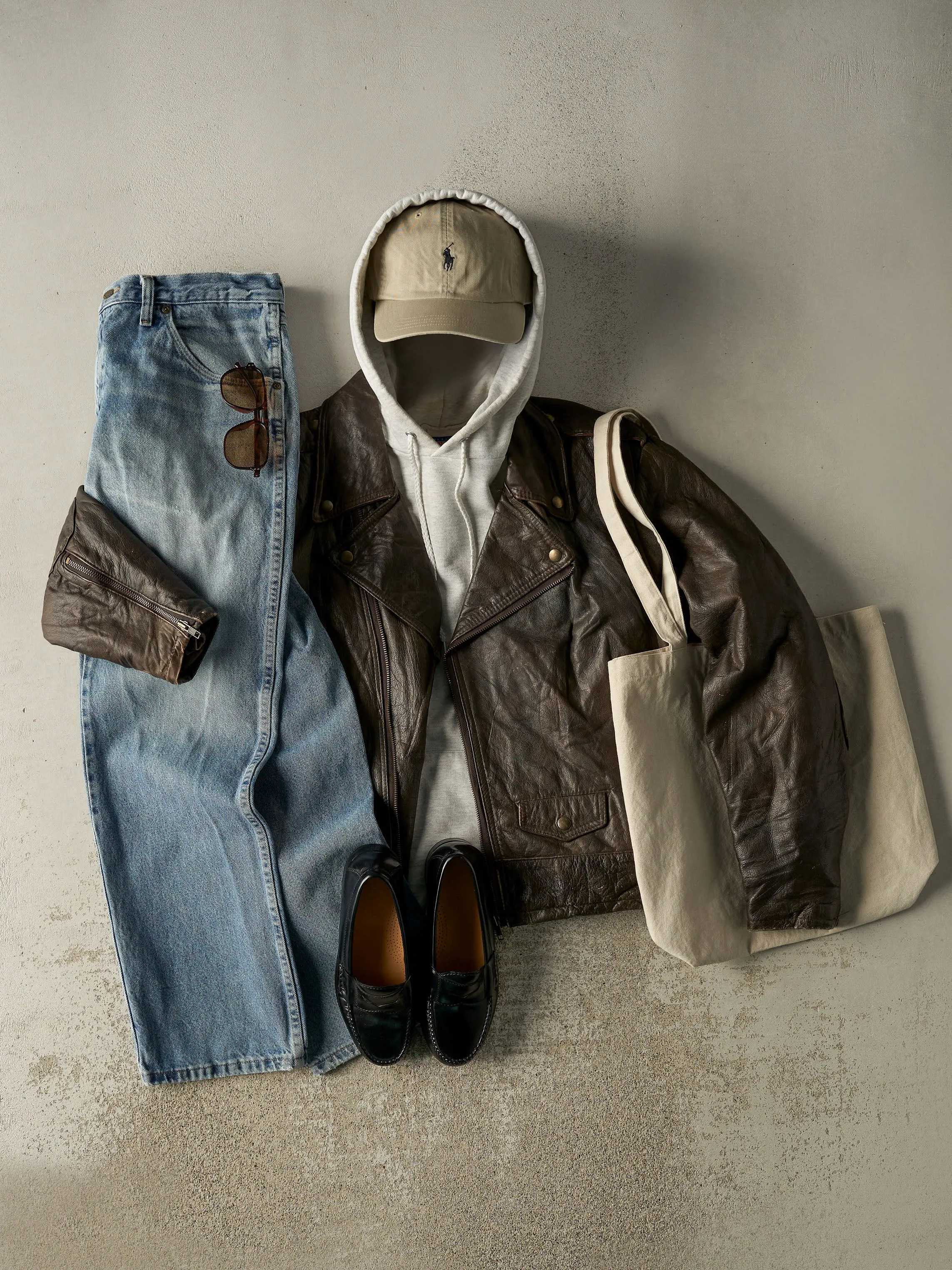 Vintage 90s Light Wash Levi's Jeans (36x32) sold by Rebalance Vintage product image thumbnail 2