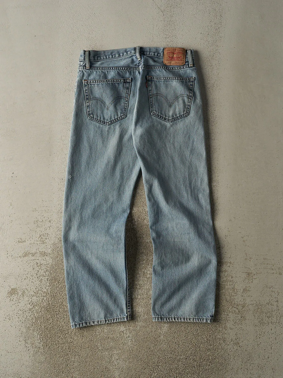 Vintage 90s Light Wash Levi's 505 Jeans (33x29) sold by Rebalance Vintage product image thumbnail 3