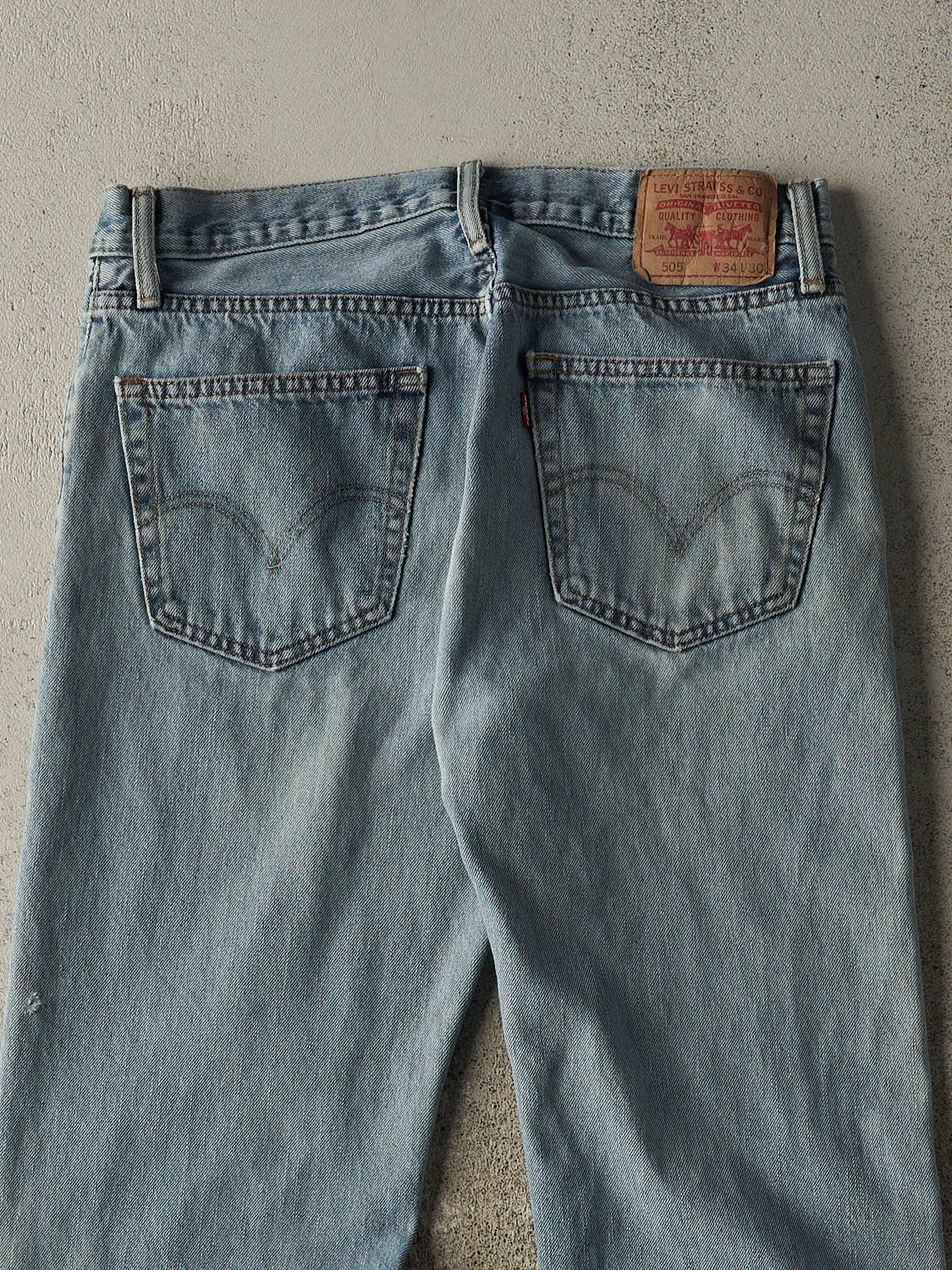 Vintage 90s Light Wash Levi's 505 Jeans (33x29) sold by Rebalance Vintage product image thumbnail 5