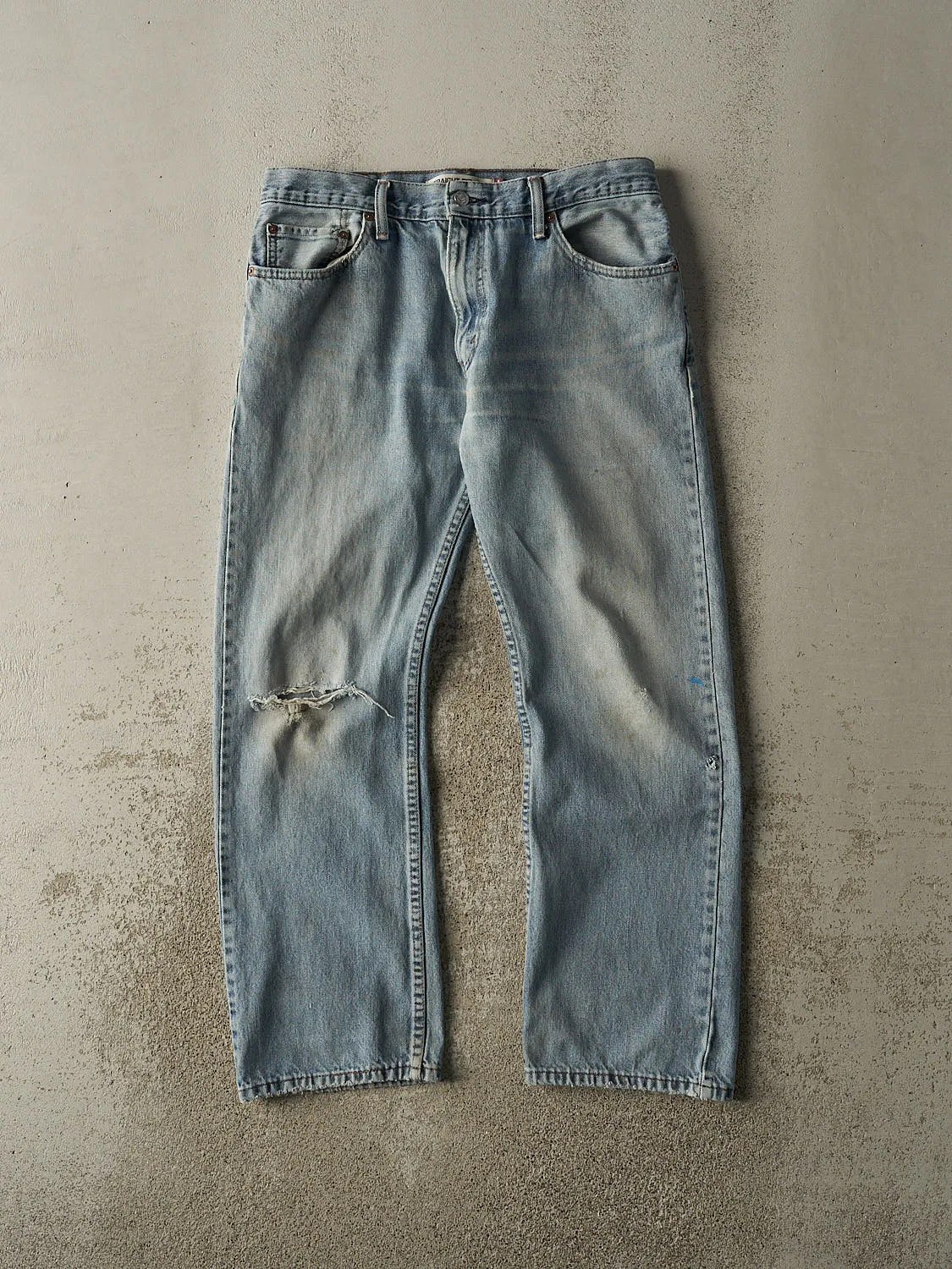 Vintage 90s Light Wash Levi's 505 Jeans (33x29) sold by Rebalance Vintage