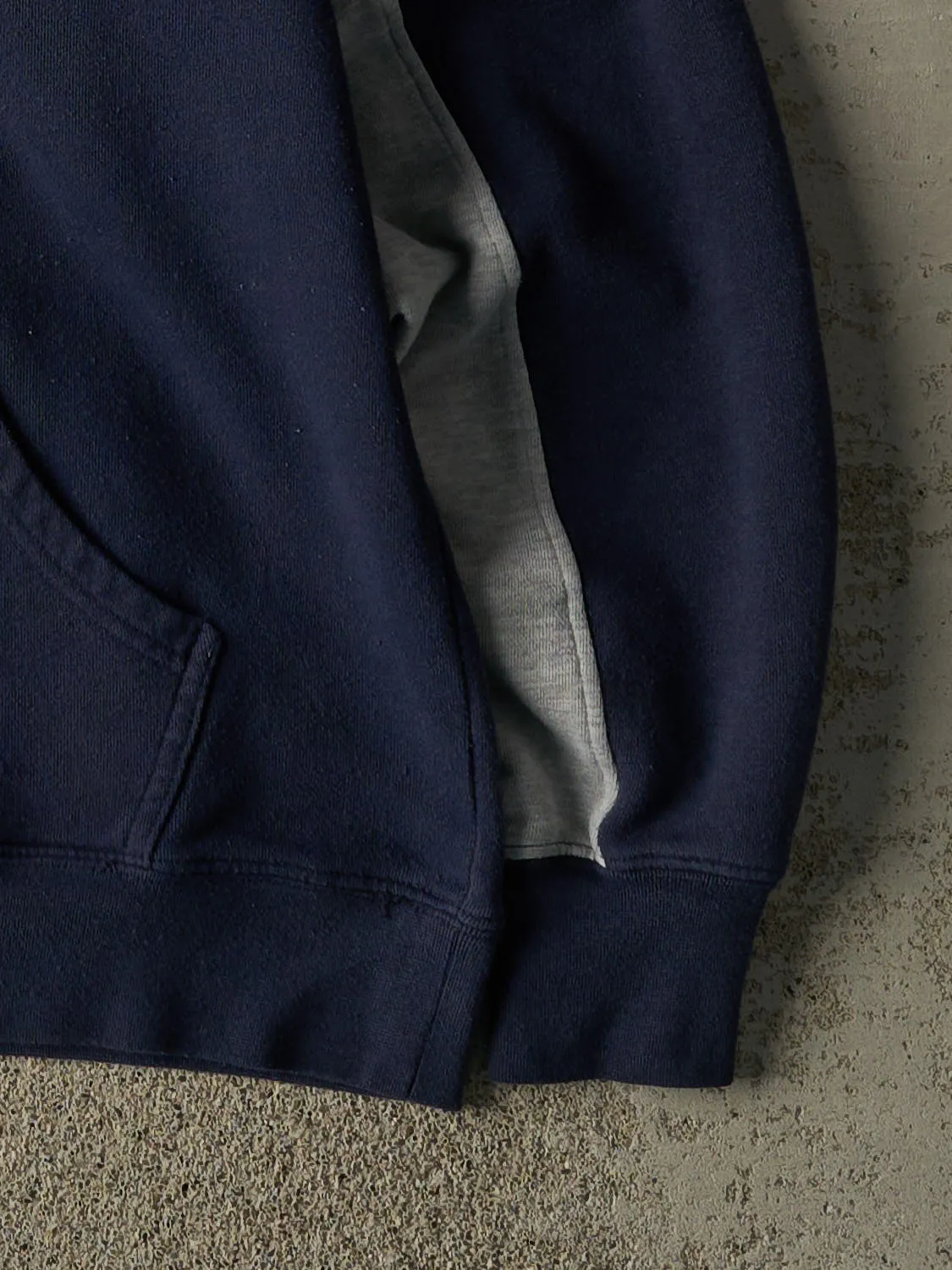 Vintage Y2K Navy Blue Toronto Maple Leafs Hoodie (M) sold by Rebalance Vintage product image thumbnail 4