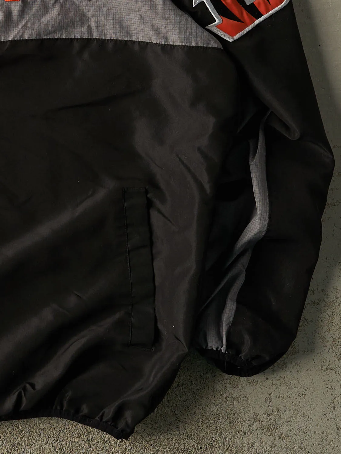 Vintage Y2K Black & Grey Cincinnati Bengals Windbreaker Jacket (XL/XXL) sold by Rebalance Vintage product image thumbnail 4