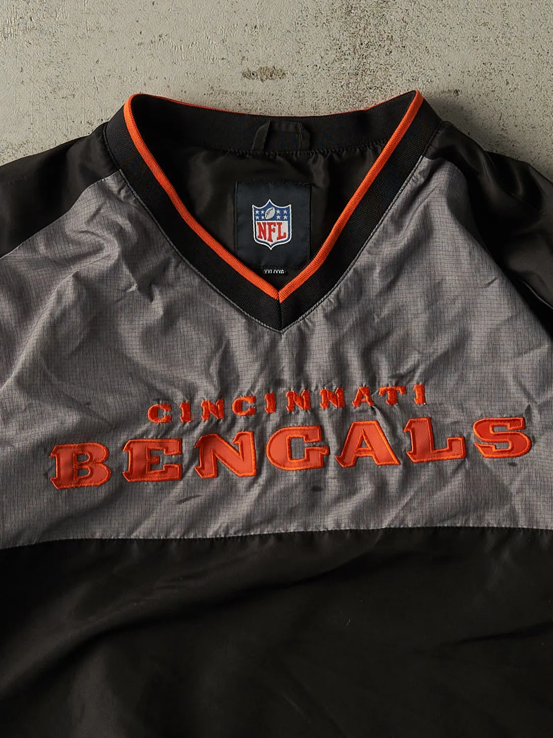 Vintage Y2K Black & Grey Cincinnati Bengals Windbreaker Jacket (XL/XXL) sold by Rebalance Vintage product image thumbnail 2