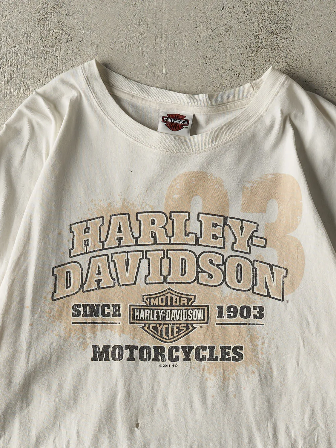 Vintage 11' White Harley Davidson Pataskala Ohio Tee (XL) sold by Rebalance Vintage product image thumbnail 3