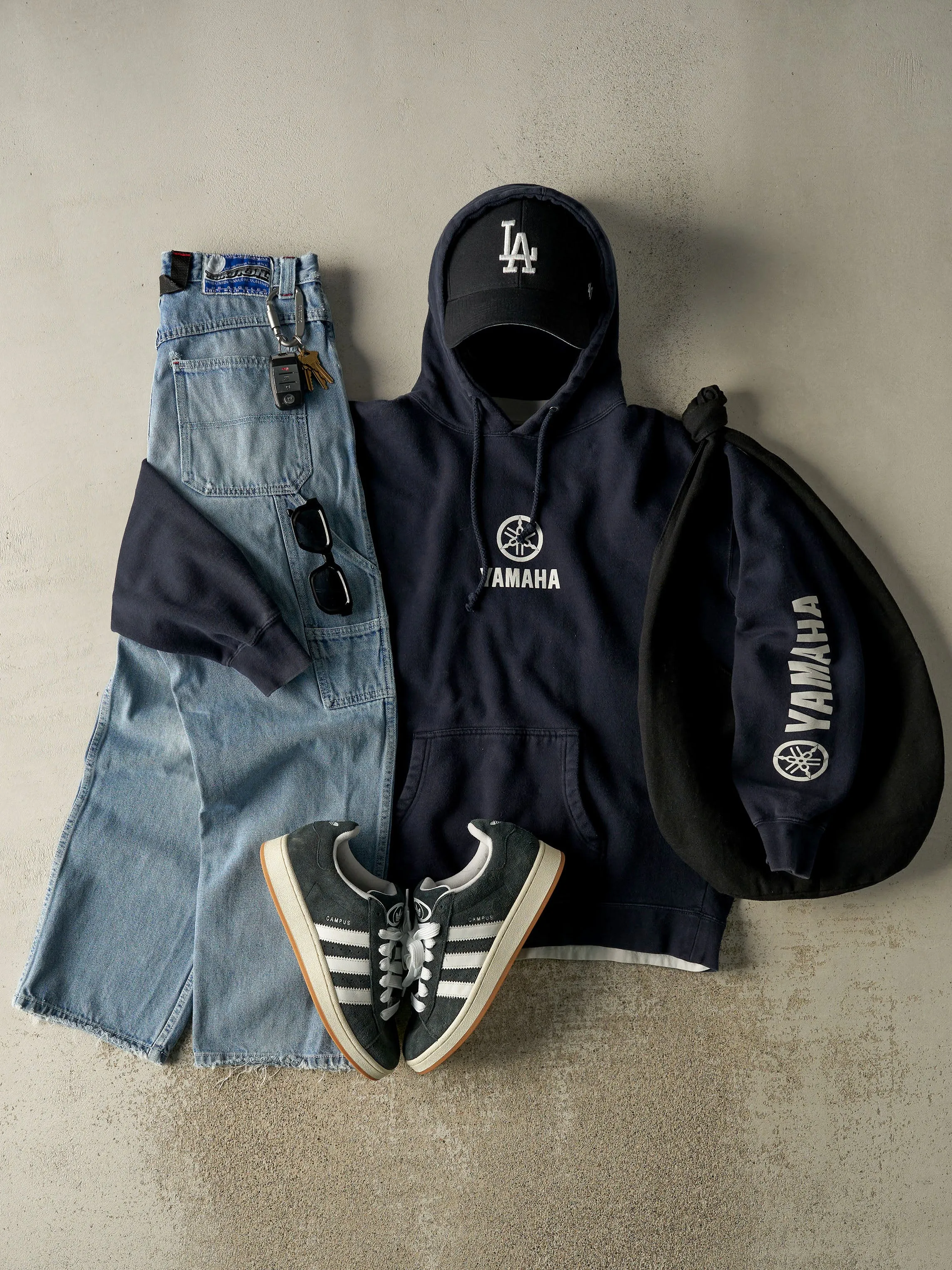 Vintage Y2K Light Wash Third Rail Carpenter Jeans (31x29) sold by Rebalance Vintage product image thumbnail 2