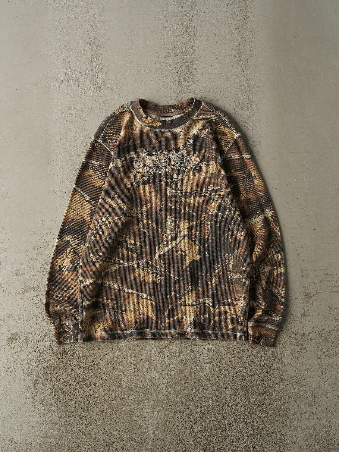 Vintage Y2K Camo Thermal Long Sleeve (L) sold by Rebalance Vintage