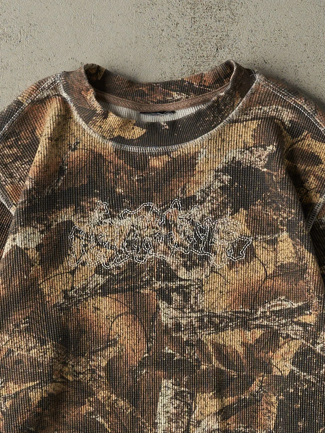 Vintage Y2K Camo Thermal Long Sleeve (L) sold by Rebalance Vintage product image thumbnail 2
