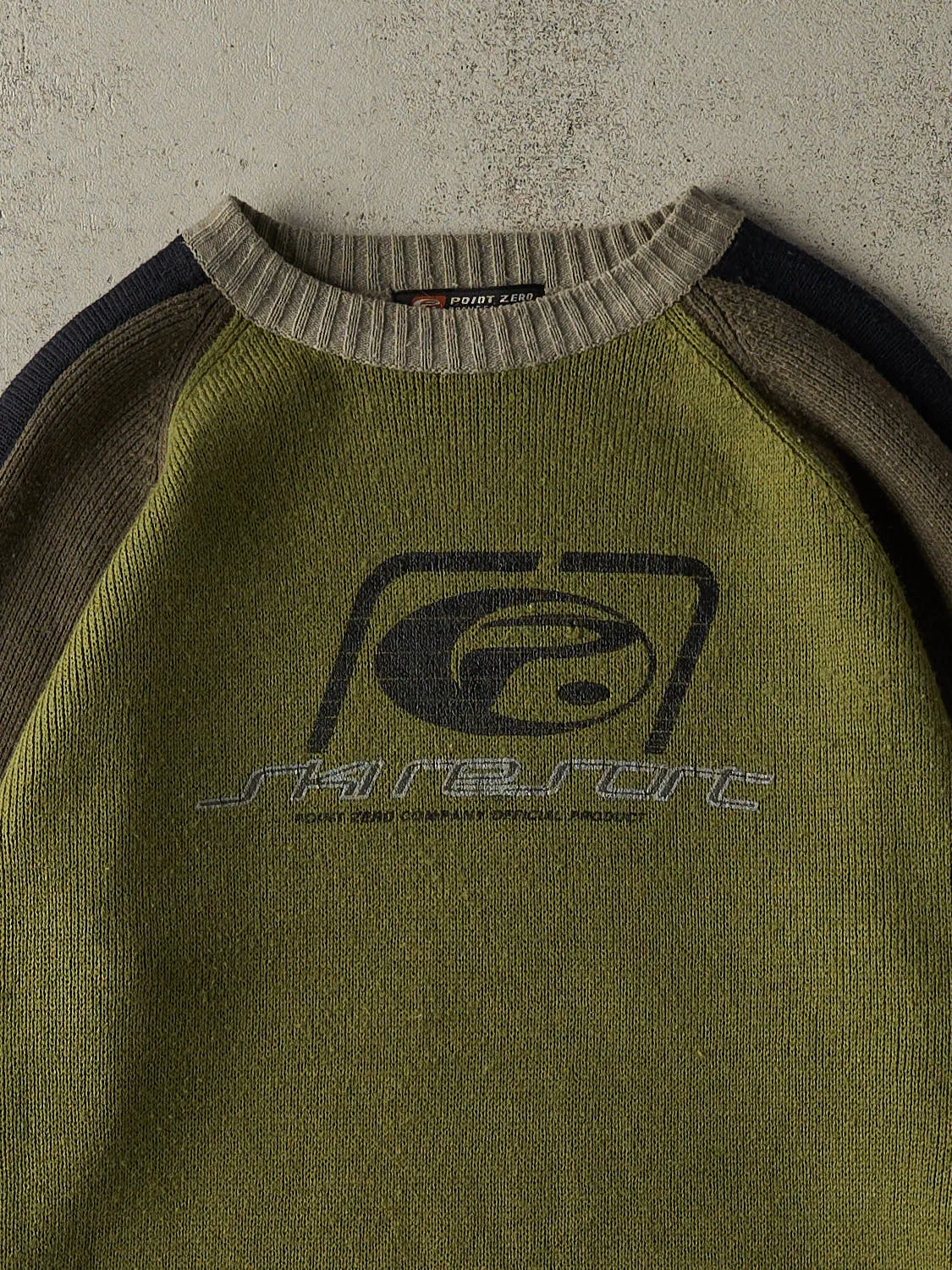 Vintage Y2K Green Point Zero Graphic Knit (XL) sold by Rebalance Vintage product image thumbnail 2