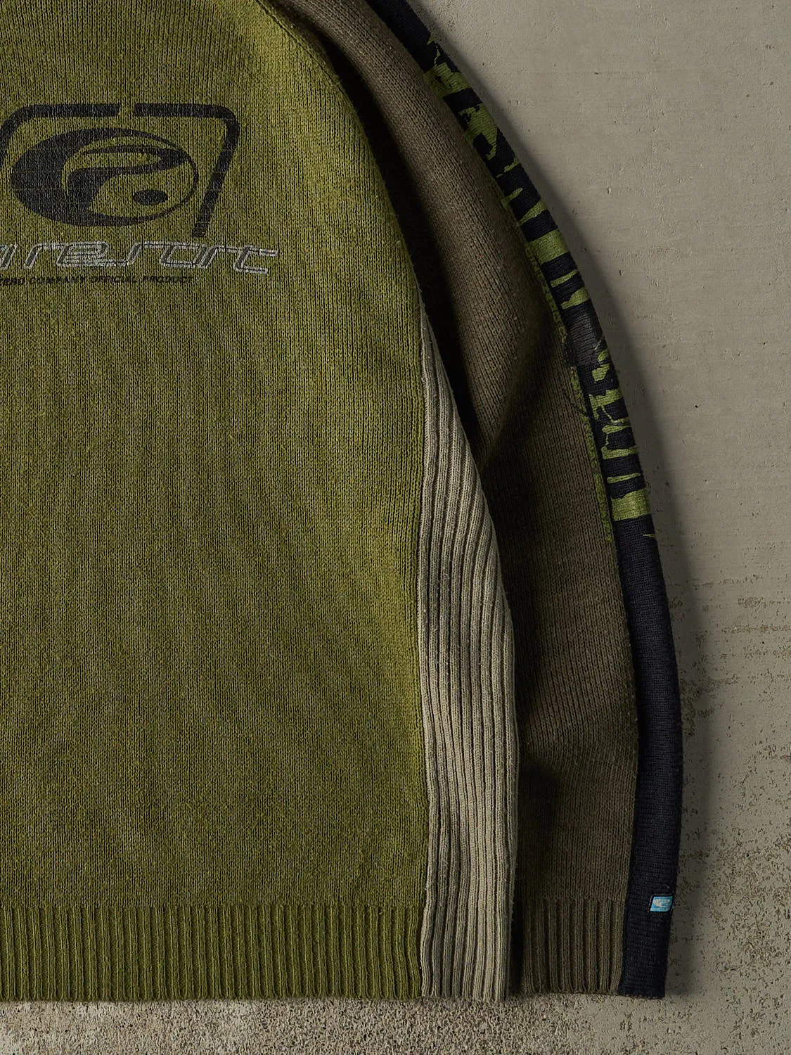 Vintage Y2K Green Point Zero Graphic Knit (XL) sold by Rebalance Vintage product image thumbnail 3