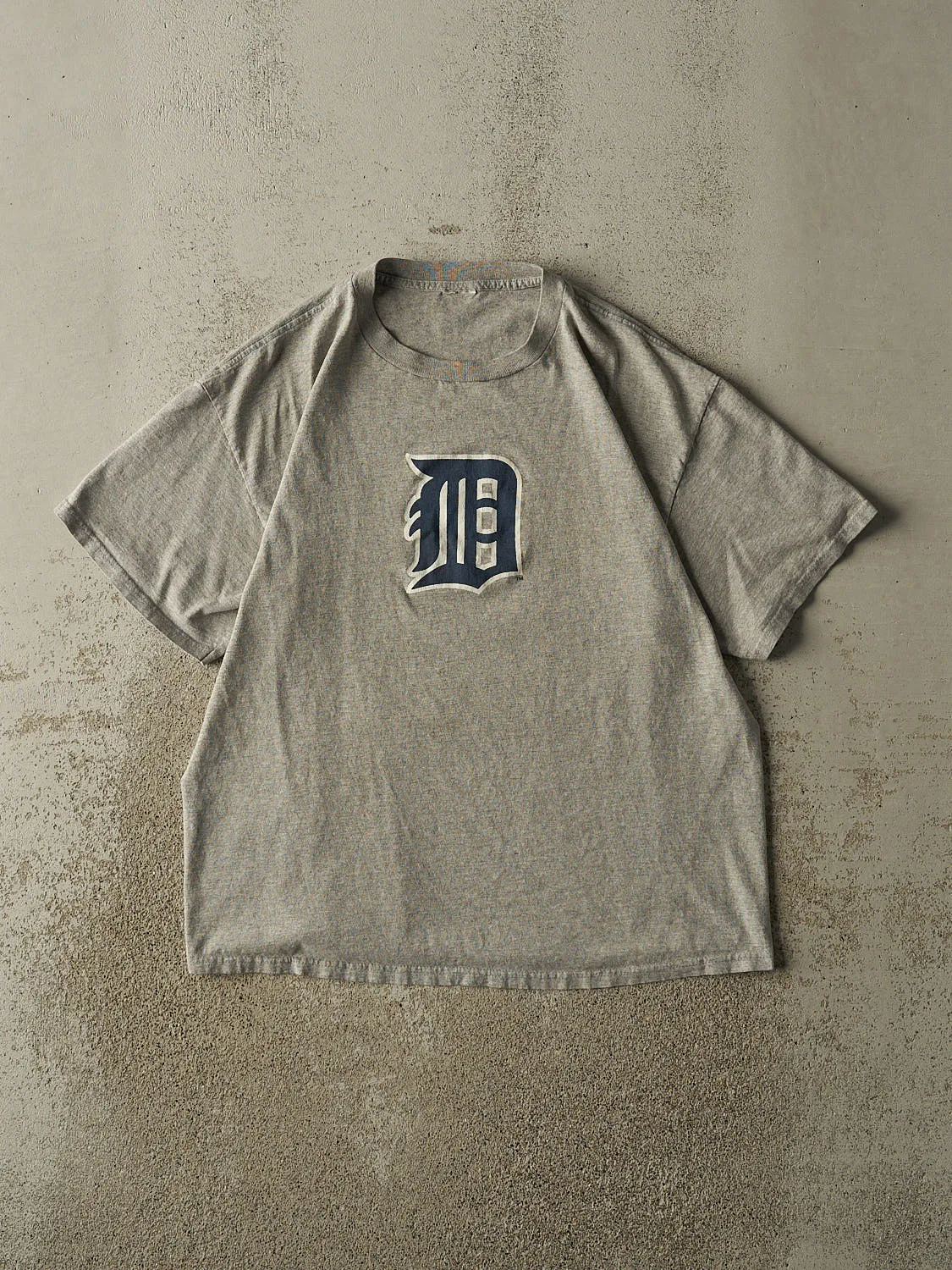 Vintage Y2K Grey Detroit Tigers Tee (L) sold by Rebalance Vintage