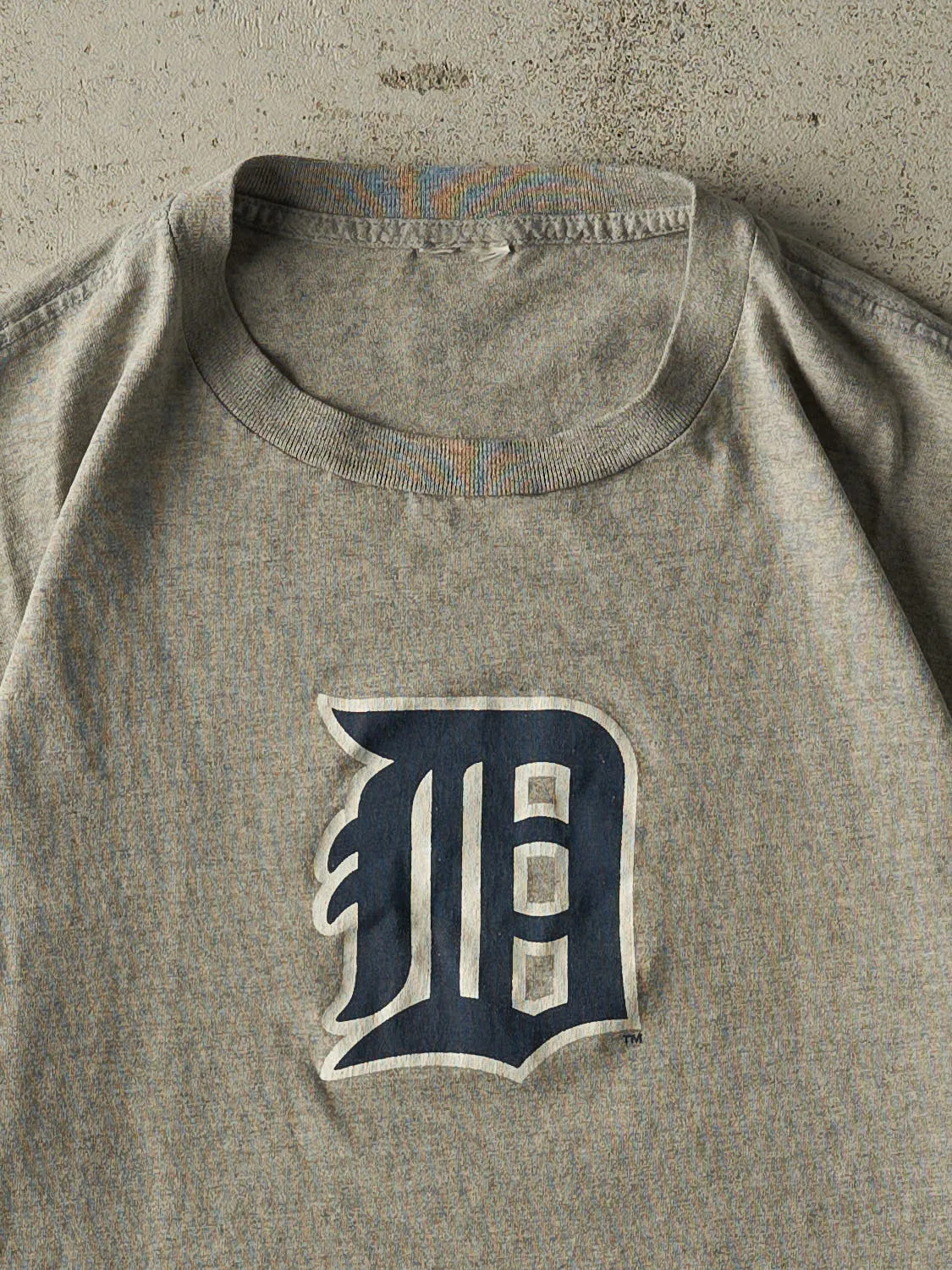 Vintage Y2K Grey Detroit Tigers Tee (L) sold by Rebalance Vintage product image thumbnail 2