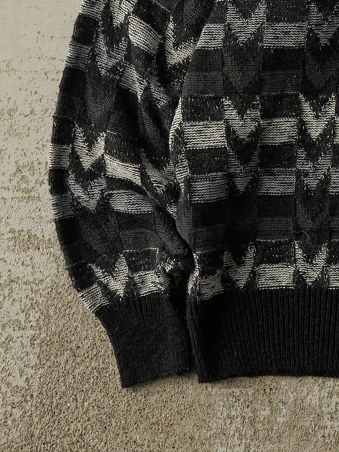Vintage Y2K Black Patterned Knit (M) sold by Rebalance Vintage product image thumbnail 3