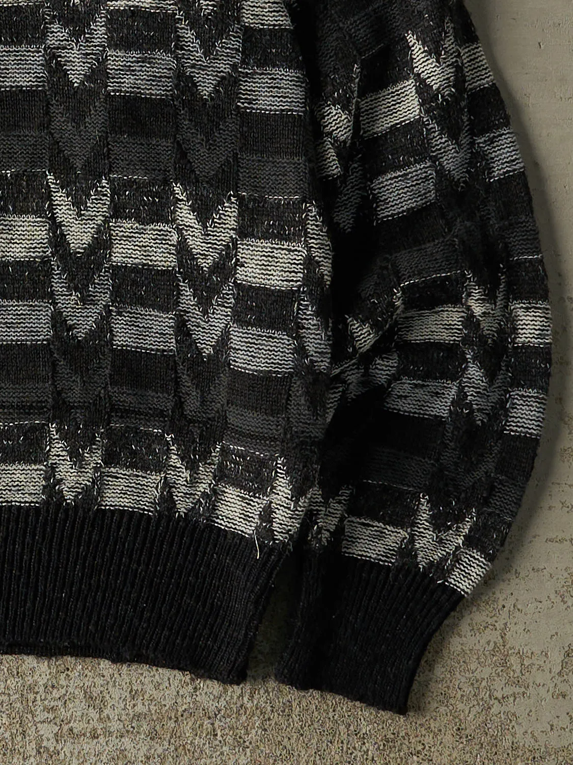 Vintage Y2K Black Patterned Knit (M) sold by Rebalance Vintage product image thumbnail 4