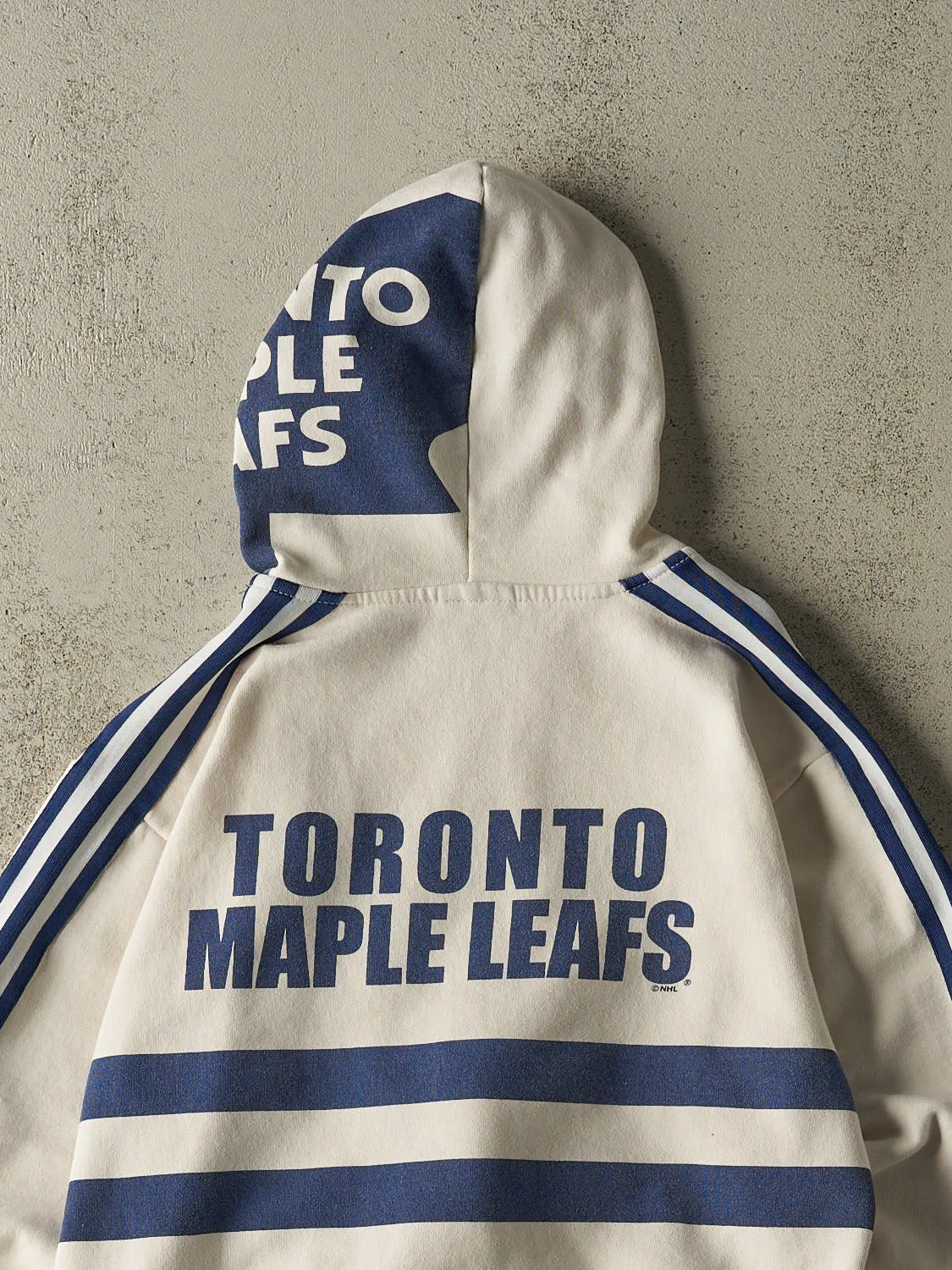 Vintage 90s White & Blue Toronto Maple Leafs Embroidered Zip Up Hoodie (XS) sold by Rebalance Vintage product image thumbnail 4
