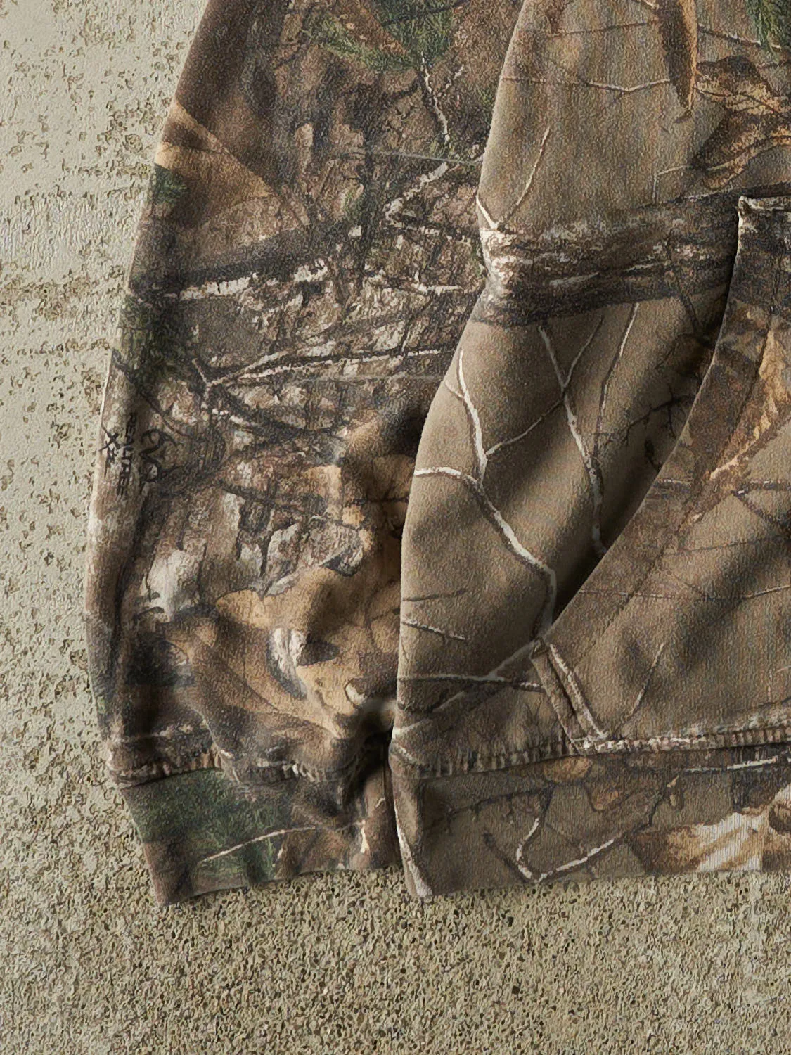 Vintage Y2K Camo Realtree Hoodie (S/M) sold by Rebalance Vintage product image thumbnail 3