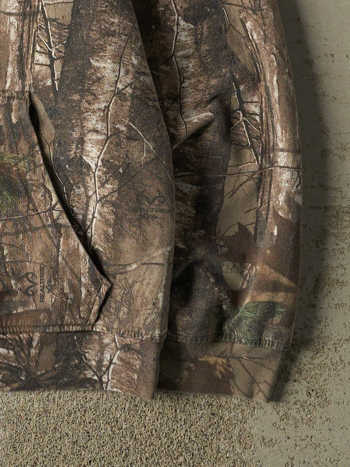 Vintage Y2K Camo Realtree Hoodie (S/M) sold by Rebalance Vintage product image thumbnail 4