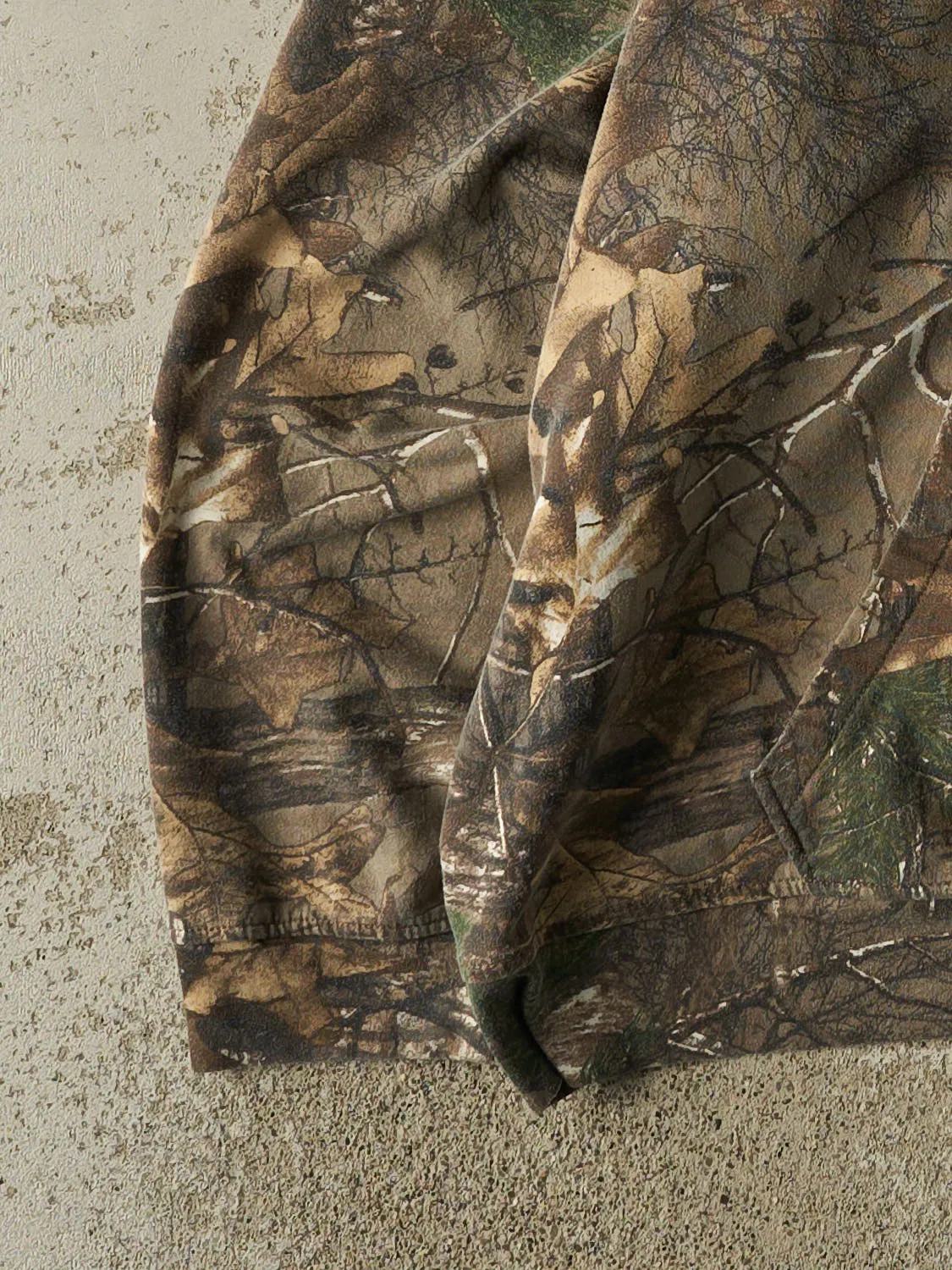 Vintage Y2K Camo Realtree Hoodie (XL/XXL) sold by Rebalance Vintage product image thumbnail 3