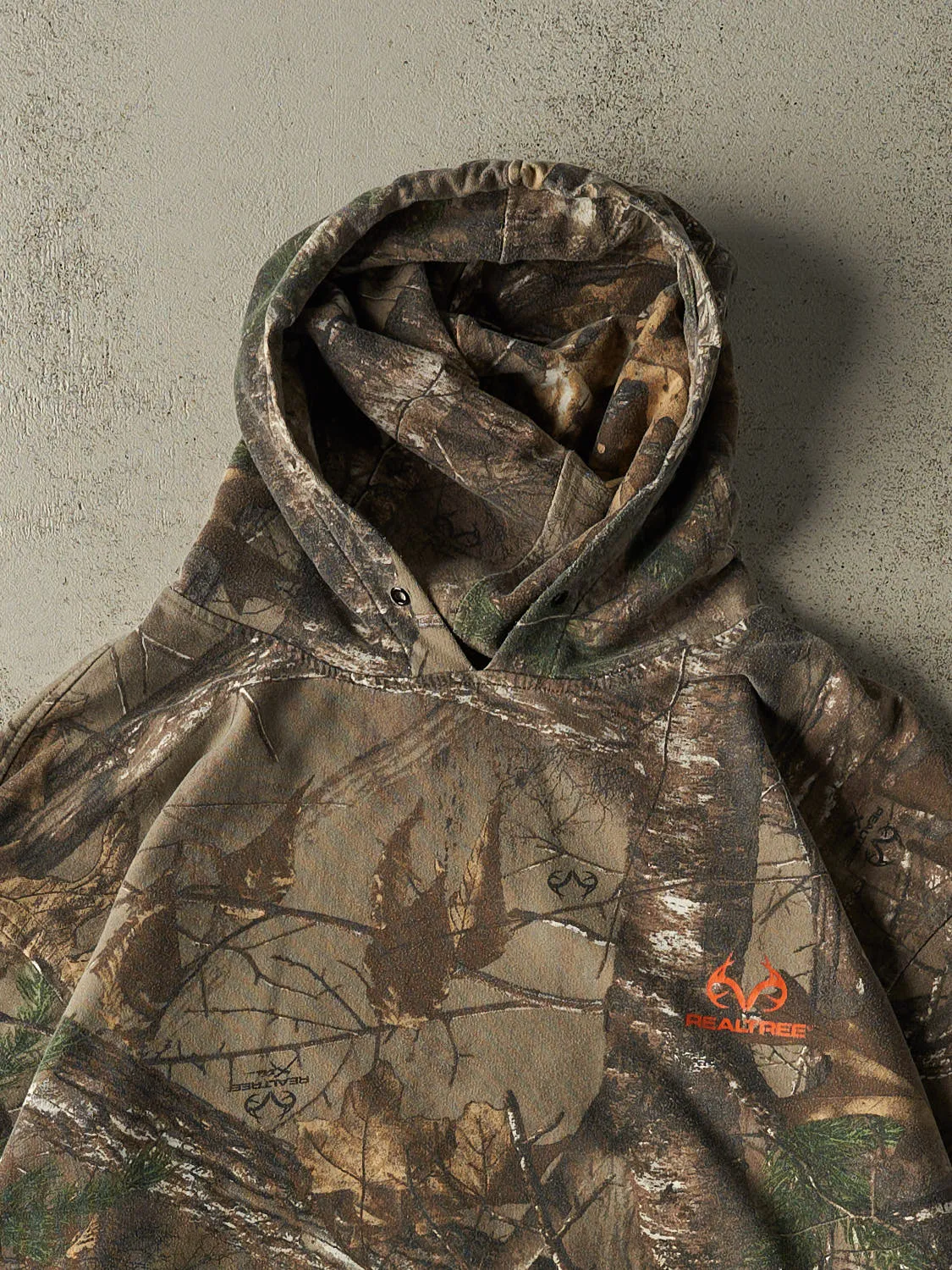 Vintage Y2K Camo Realtree Hoodie (XL/XXL) sold by Rebalance Vintage product image thumbnail 2
