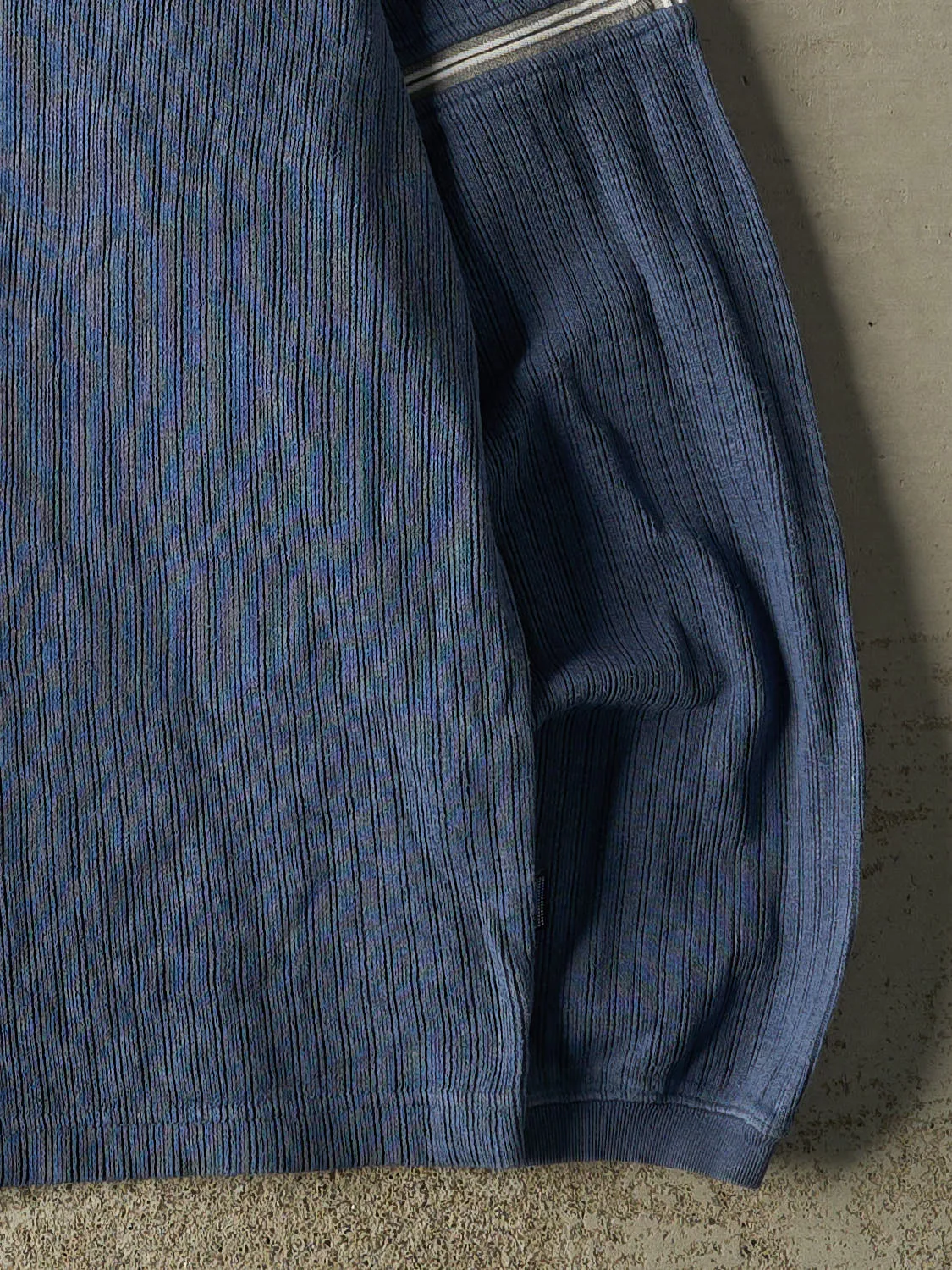 Vintage Y2K Blue Point Zero Textured Long Sleeve (L/XL) sold by Rebalance Vintage product image thumbnail 4