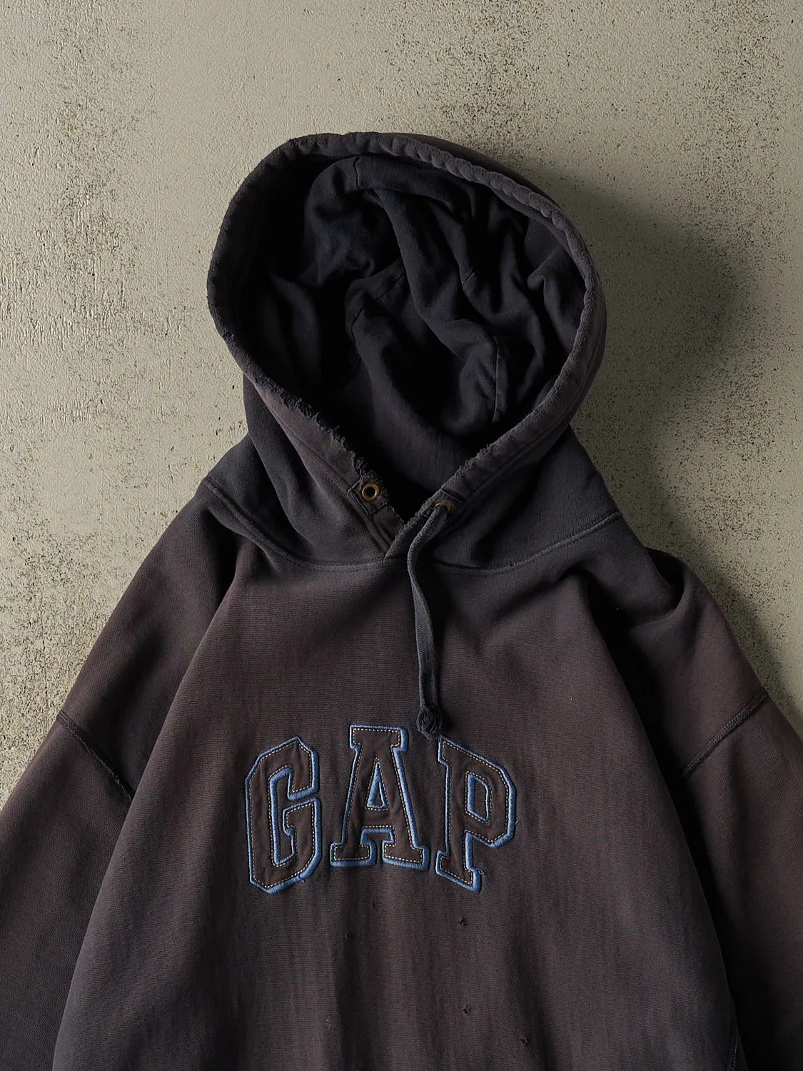 Vintage Y2K Navy Blue Gap Embroidered Hoodie (L/XL) sold by Rebalance Vintage product image thumbnail 2